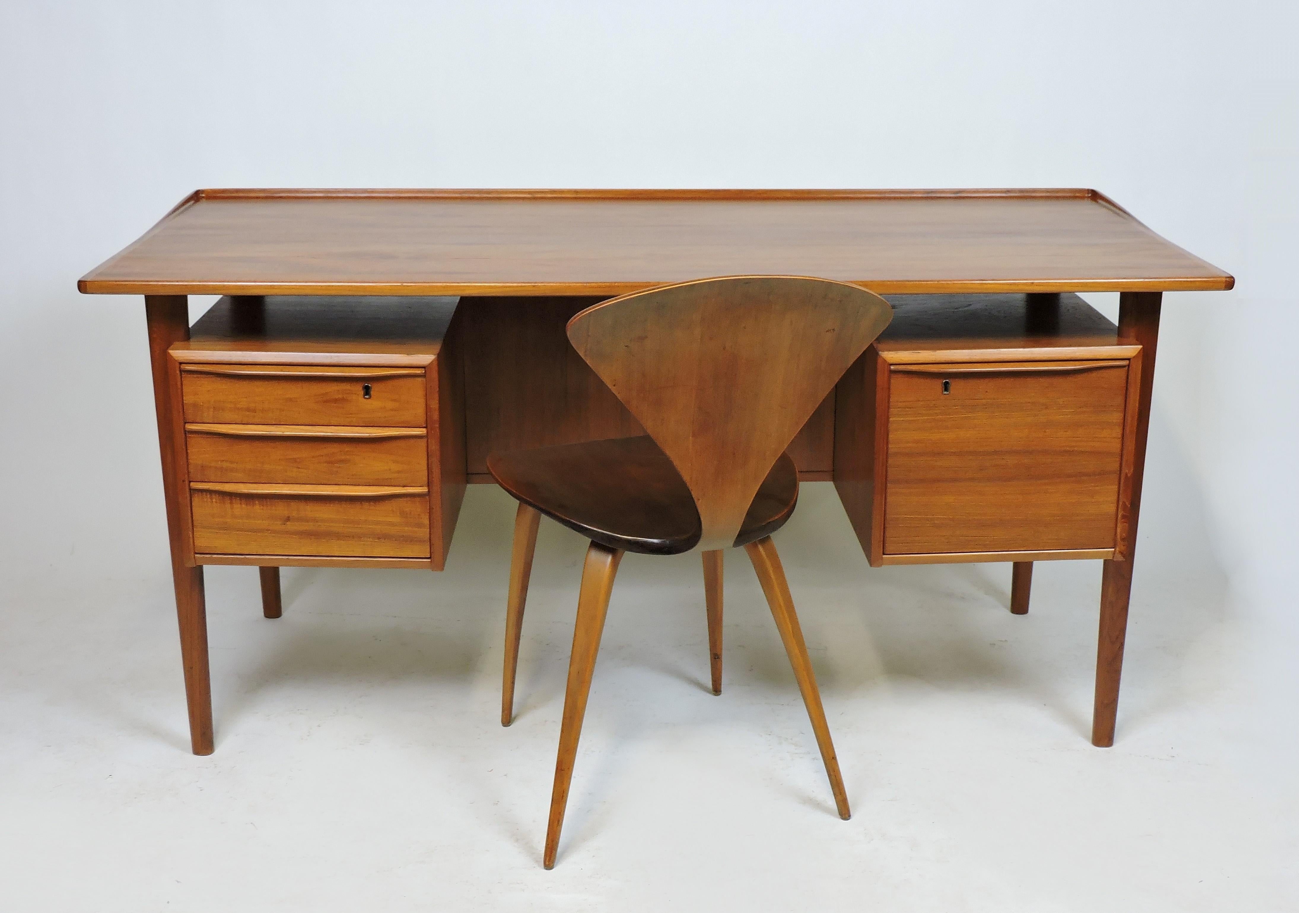 Peter Løvig Nielsen Danish Modern Midcentury Teak Floating Top Desk 7