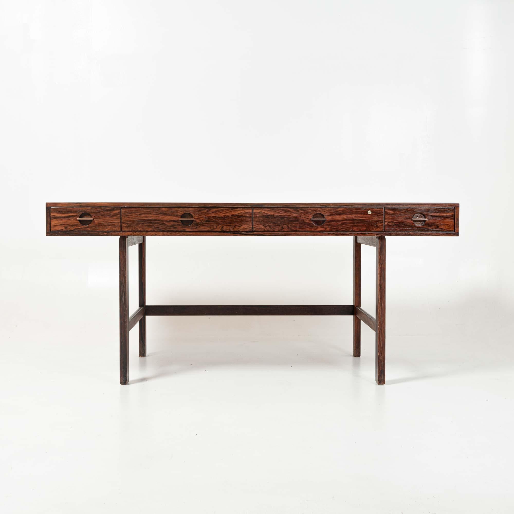 Mid-Century moderno Peter Lovig Nielsen Flip Top Executive Desk in palissandro in vendita