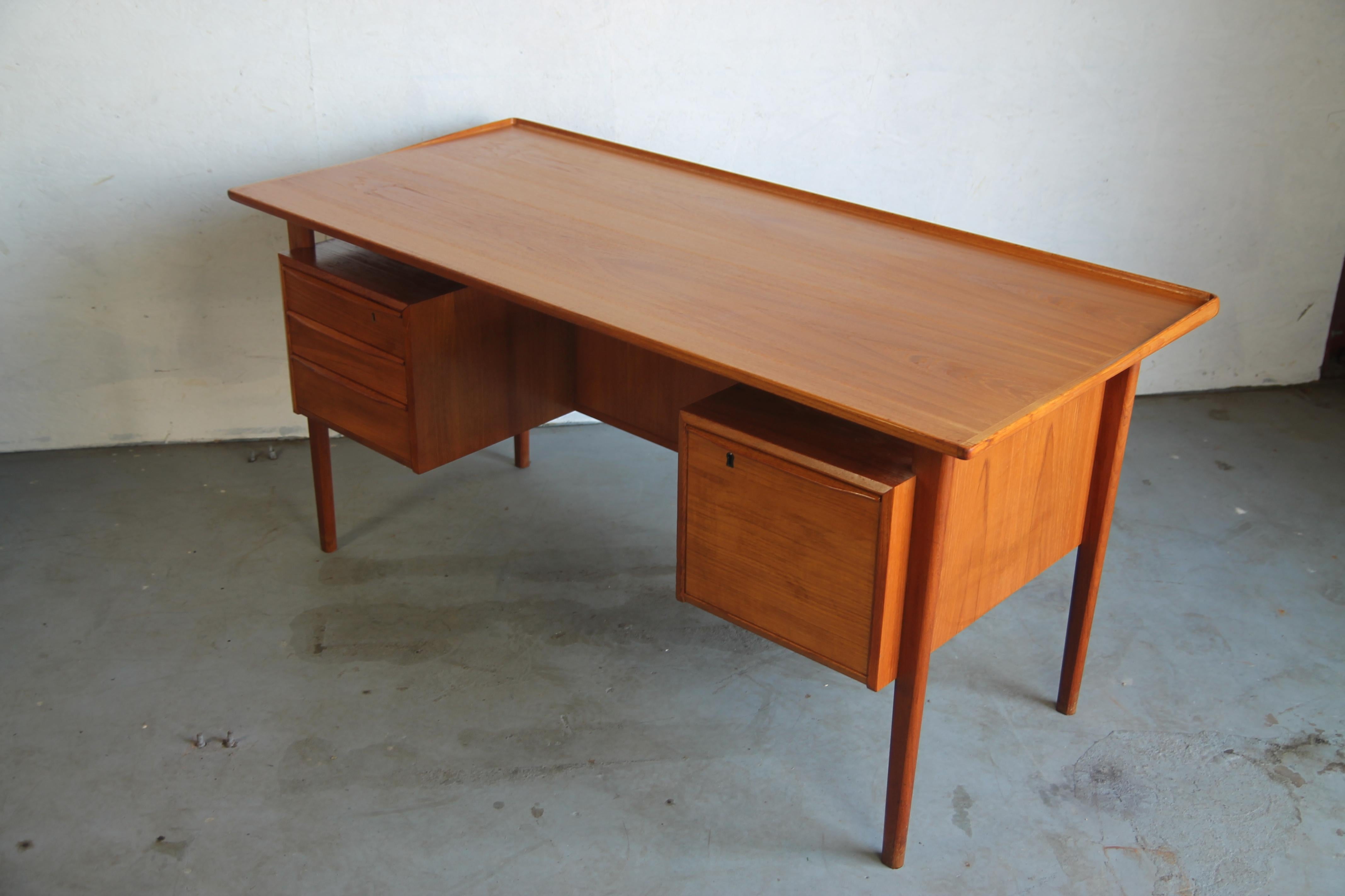 Mid-Century Modern Peter Lovig Nielsen Floating Desk