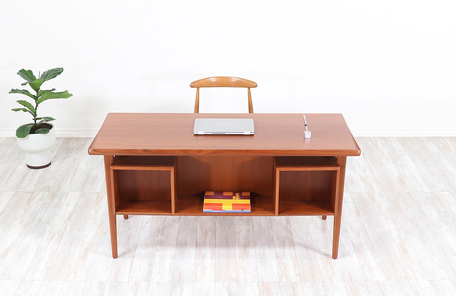 Peter Lovig Nielsen Floating-Top Executive Desk In Excellent Condition In Los Angeles, CA