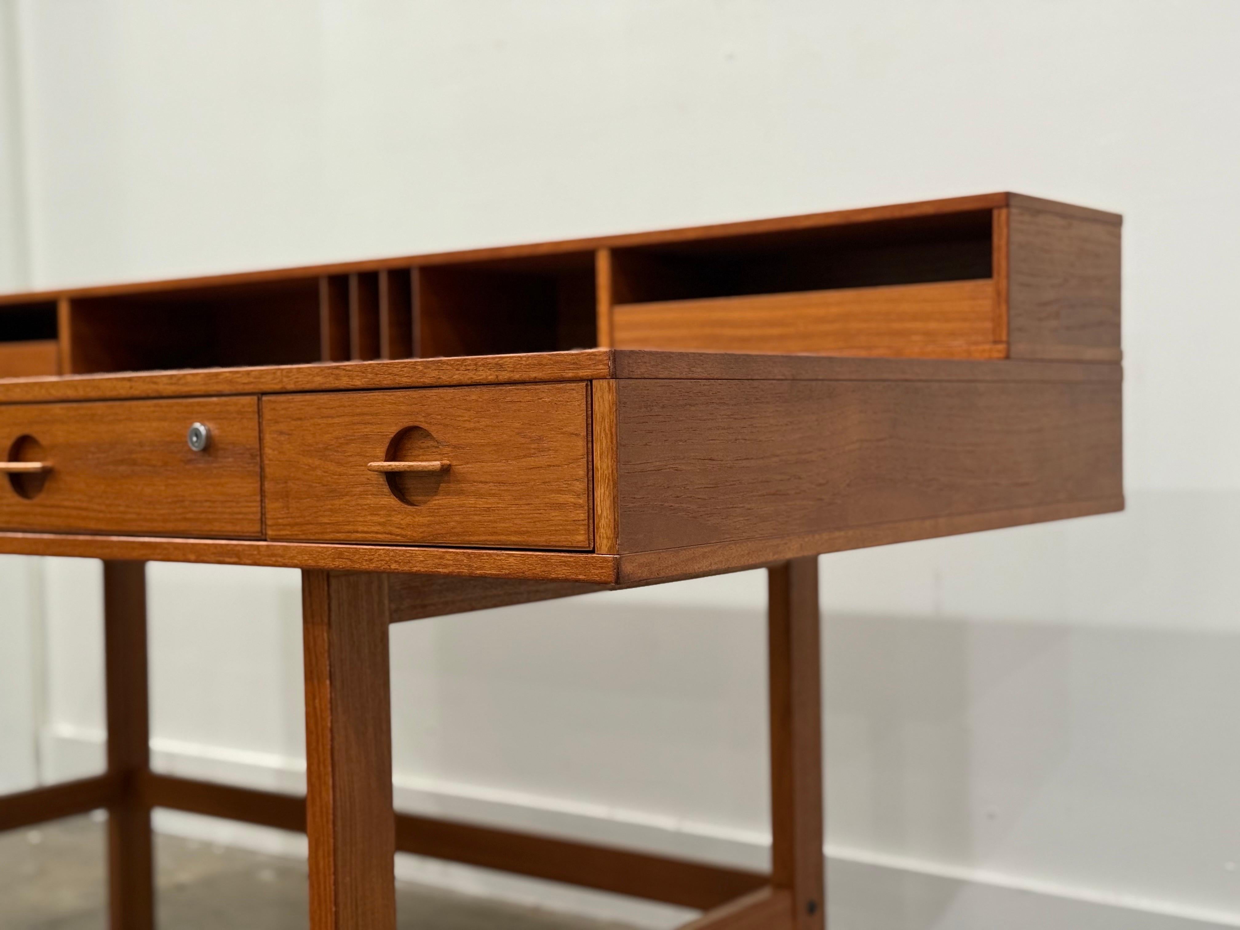 Peter Lovig Nielsen Midcentury Partners Desk in Teak - Dansk Design Denmark For Sale 3