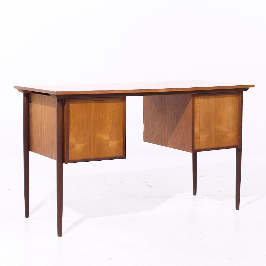 Peter Lovig Style Mid Century Danish Teak Desk For Sale 1