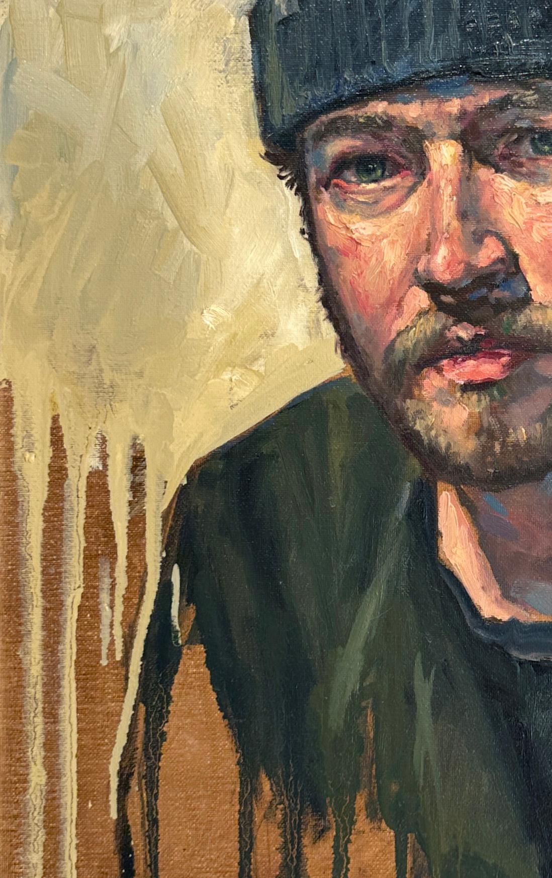 Porträt von Justen – Ölgemälde eines Mannes, der eineanie auf dem Dripping Background trägt, Porträt (Braun), Portrait Painting, von Peter Lupkin