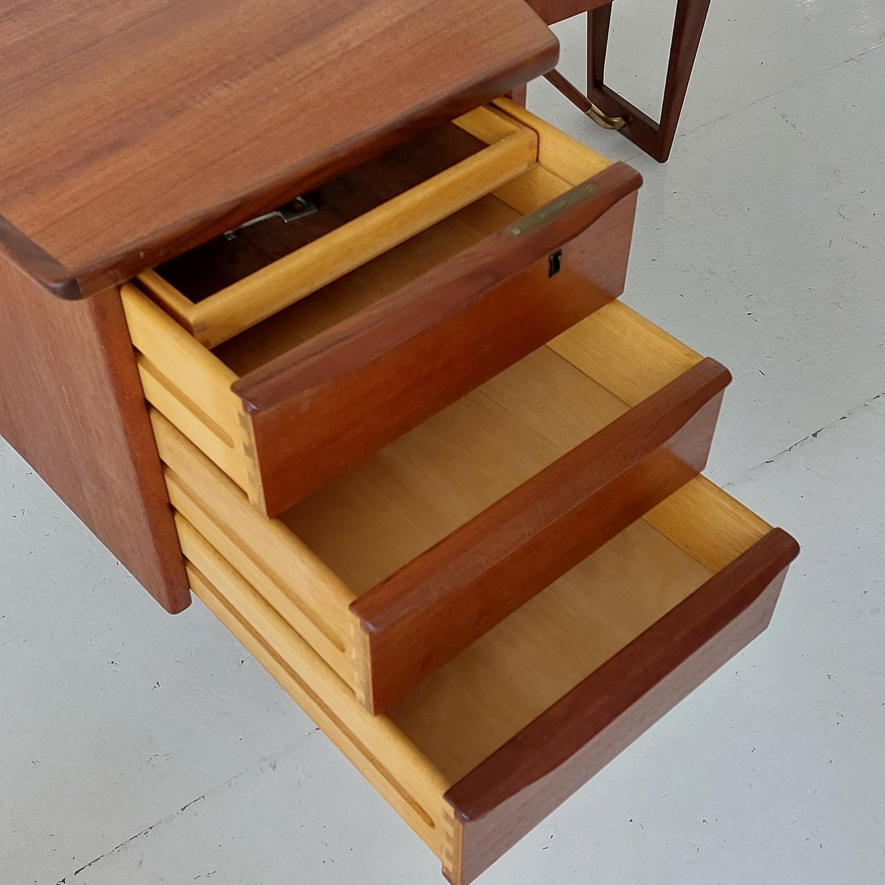 Peter Løvig Nielsen Boomerang Desk + bar 1960s for Lovig Denmark Teak and Brass For Sale 5