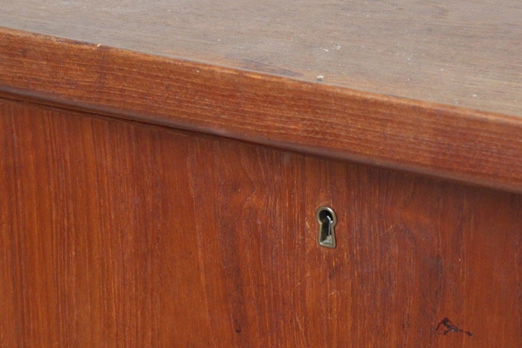 Peter Løvig Nielsen Boomerang Desk in Teak With Bar For Sale 1