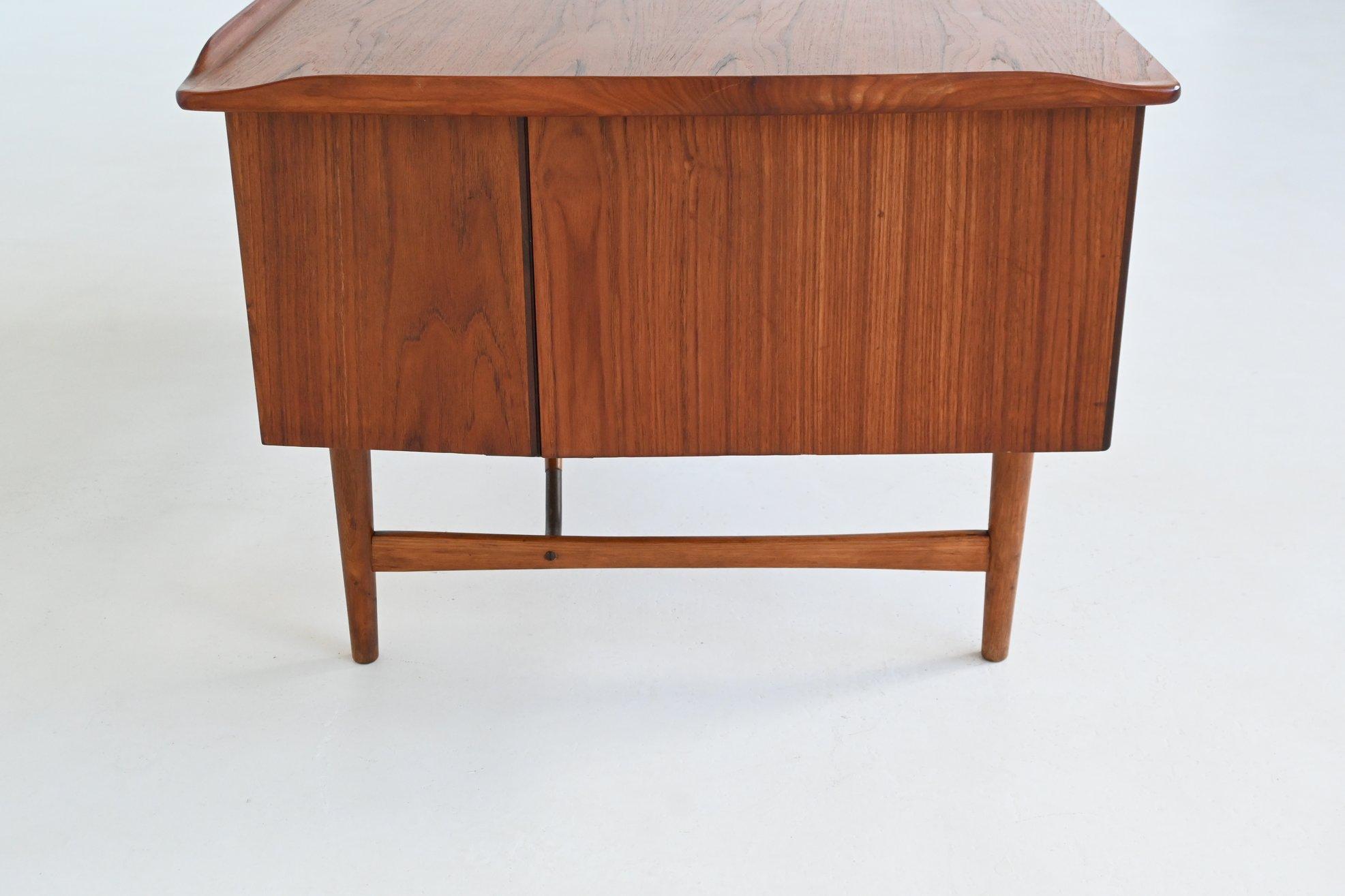 Peter Løvig Nielsen boomerang writing desk in teak Løvig Denmark 1960 For Sale 10