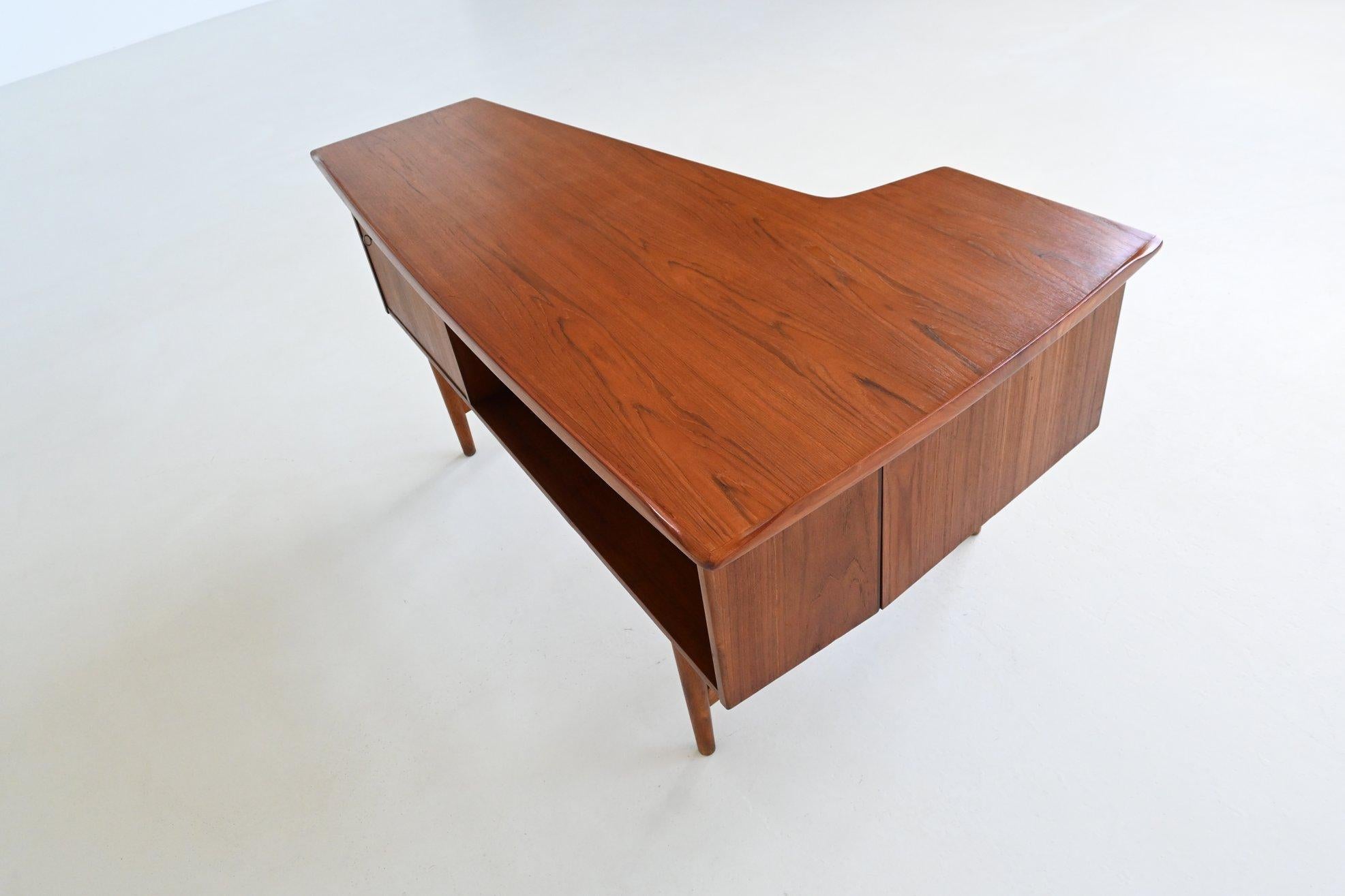 Peter Løvig Nielsen boomerang writing desk in teak Løvig Denmark 1960 For Sale 11