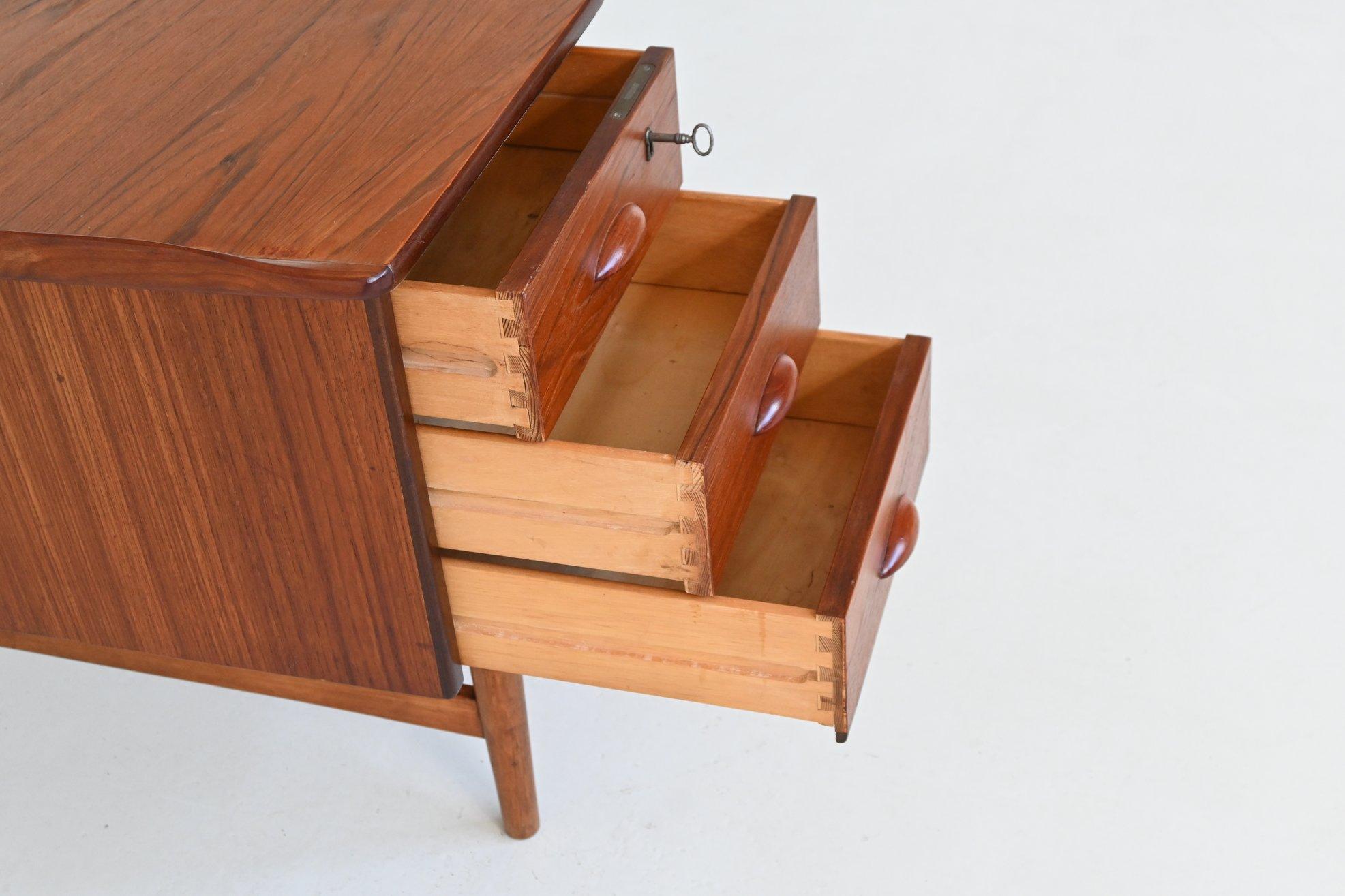 Peter Løvig Nielsen boomerang writing desk in teak Løvig Denmark 1960 For Sale 1