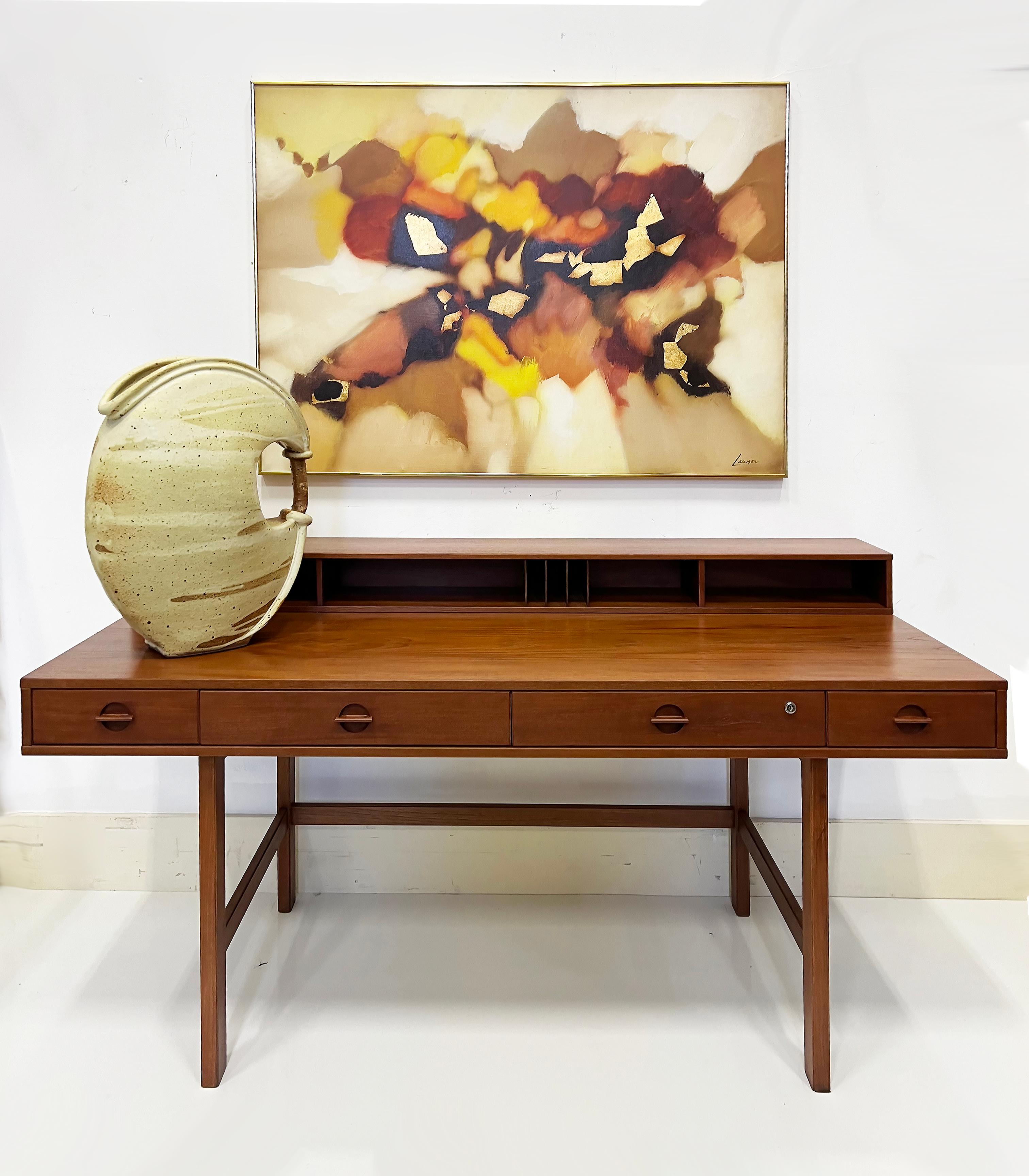
 Ha i tasti   


Scrivania in teak a ribalta Peter Løvig Nielsen di Laurits M. Larsen, Jens Quistgaard

In vendita un'iconica scrivania moderna danese in teak a ribalta di Jens Quistgaard of Dansk e di Laurits M. Larsen per Peter Løvig Nielsen. La