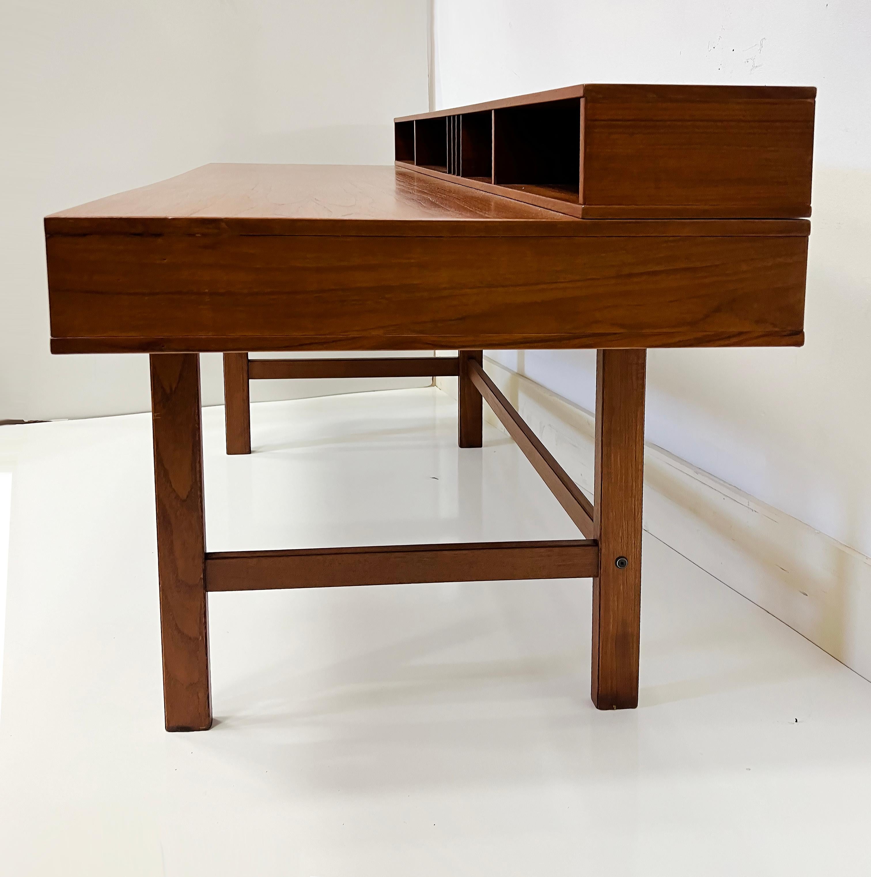 Danese Peter Løvig Nielsen Flip-top Teak Desk di Laurits M. Larsen, Jens Quistgaard