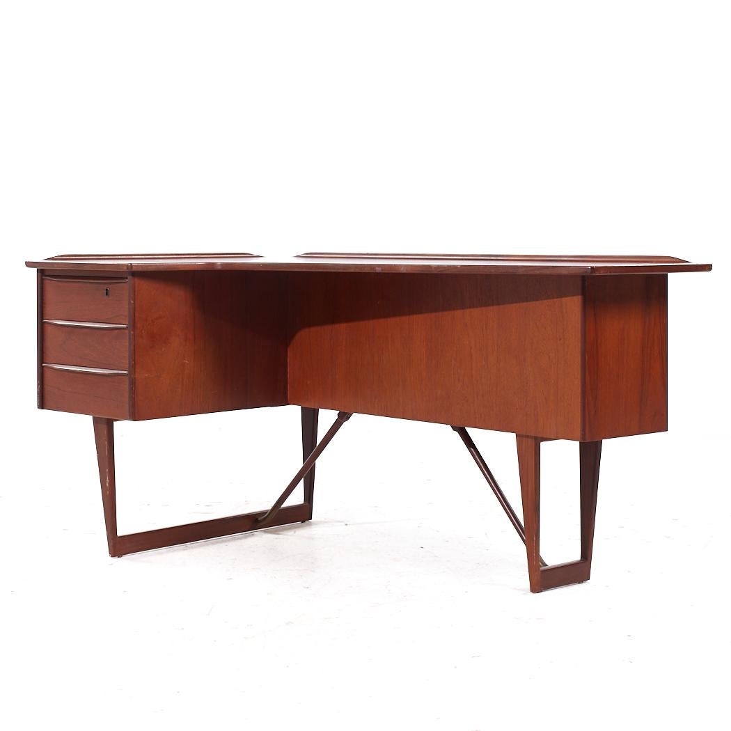 Mid-Century moderno Peter Løvig Nielsen per Hedensted Møbelfabrik MCM Scrivania boomerang in teak danese in vendita