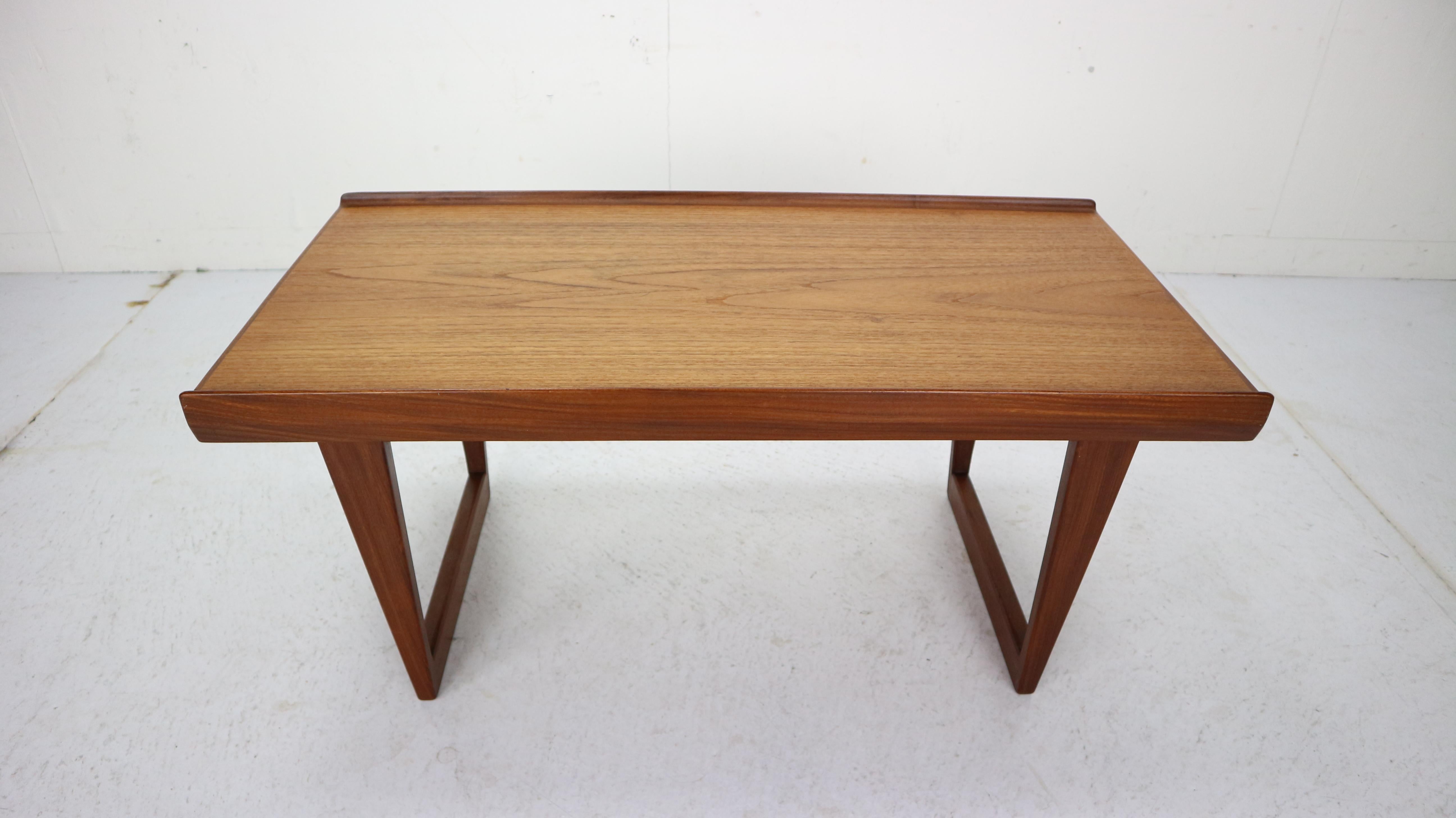 Peter Løvig Nielsen Set of 2 Teak Coffee Tables with Sled Legs, 1967, Denmark In Good Condition In The Hague, NL