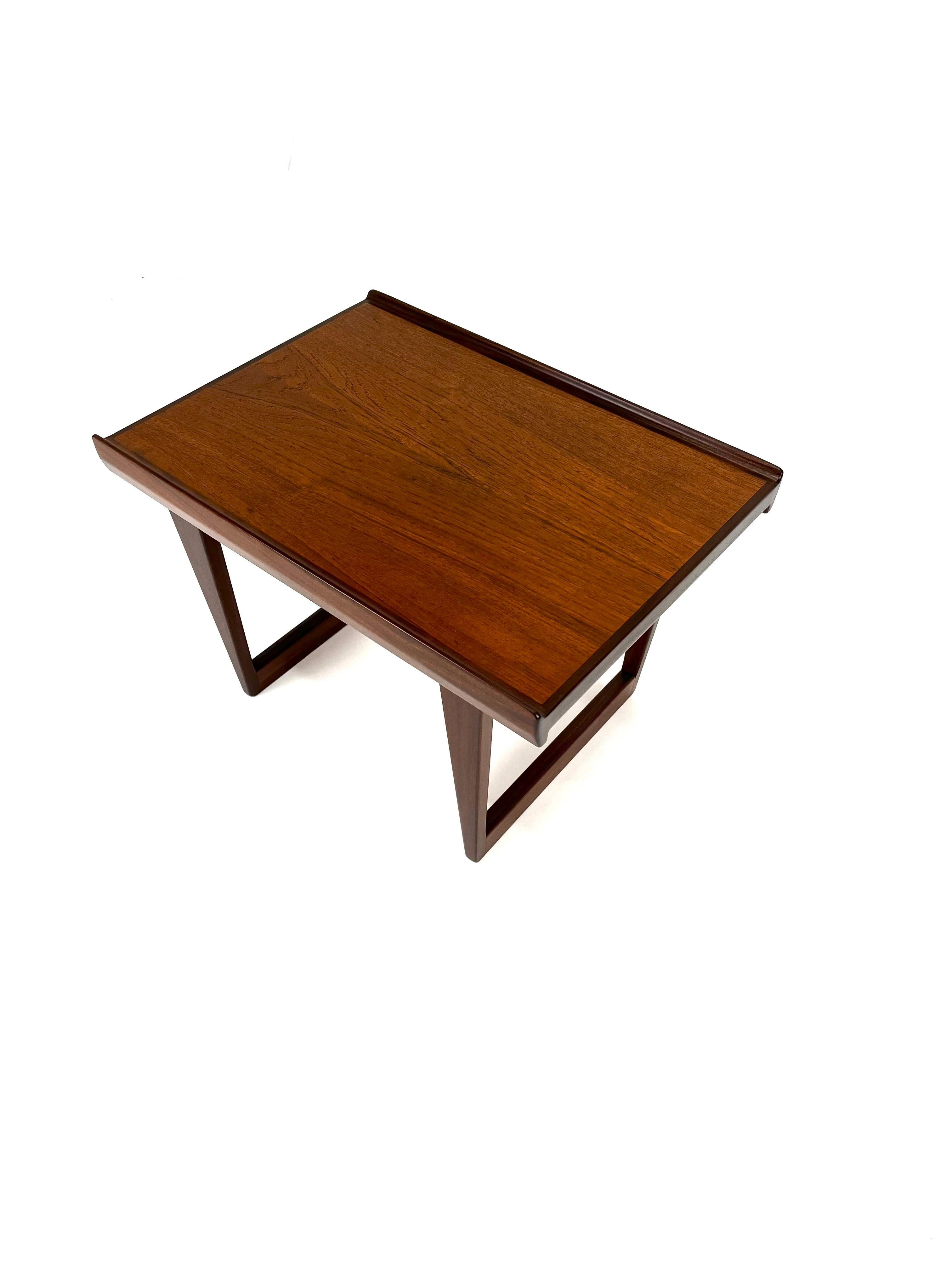 Mid-Century Modern Peter Løvig Nielsen Small Side Table For Sale