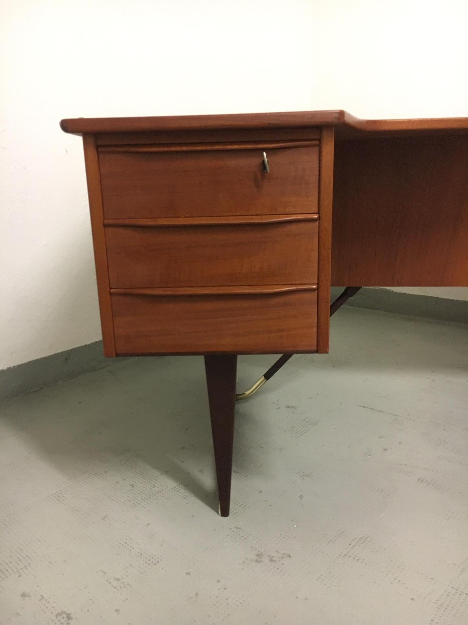 Peter Løvig Nielsen Teak Boomerang Desk Danish Denmark, 1968 For Sale 2