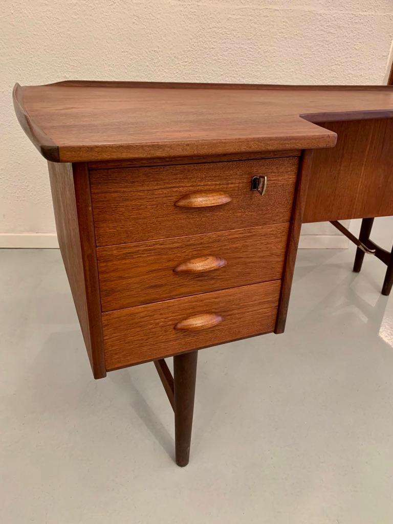 Peter Løvig Nielsen Teak & Brass Boomerang Desk, Denmark ca. 1960 1