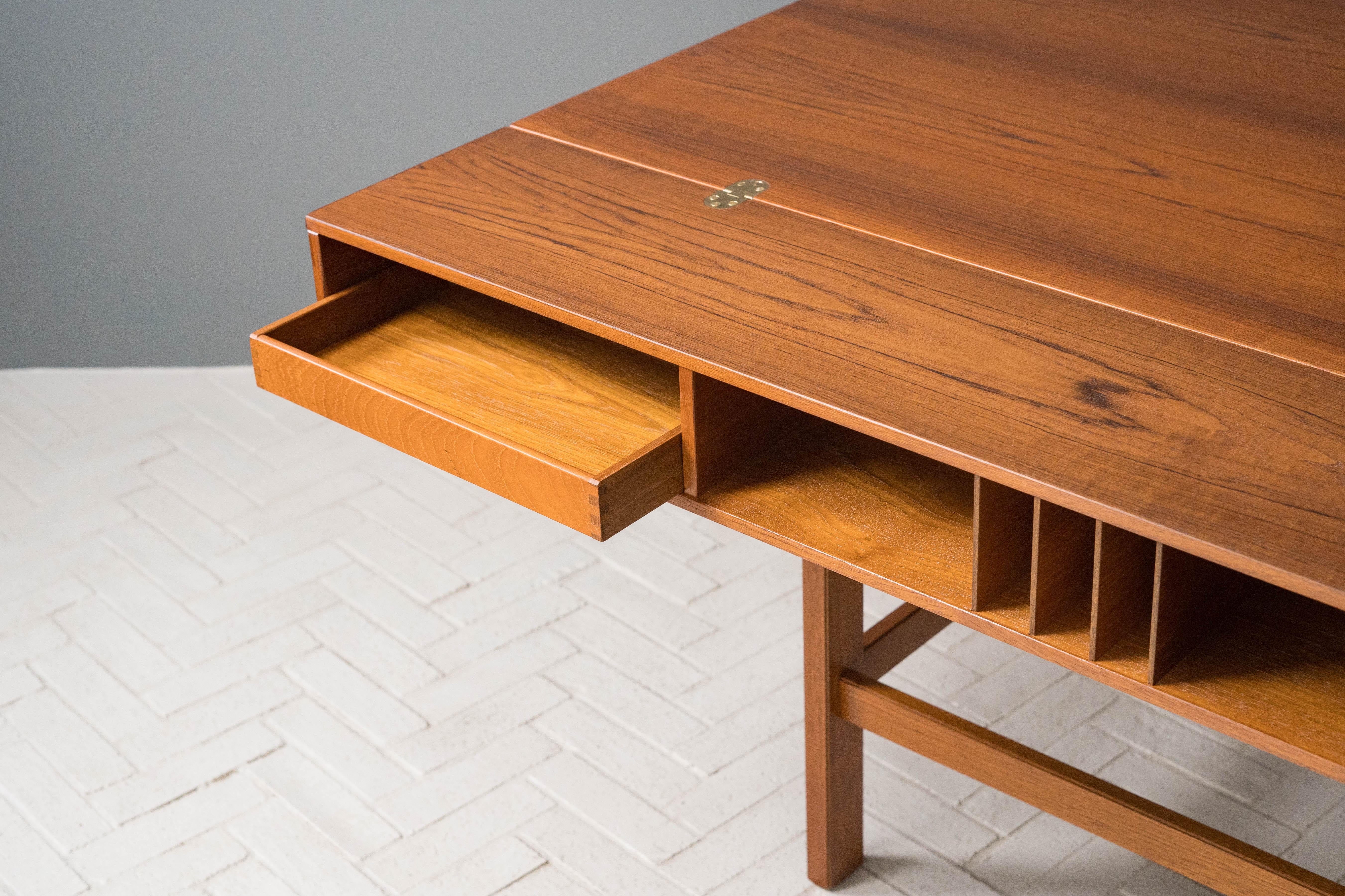 Peter Løvig Nielsen Teak Partners Desk 14