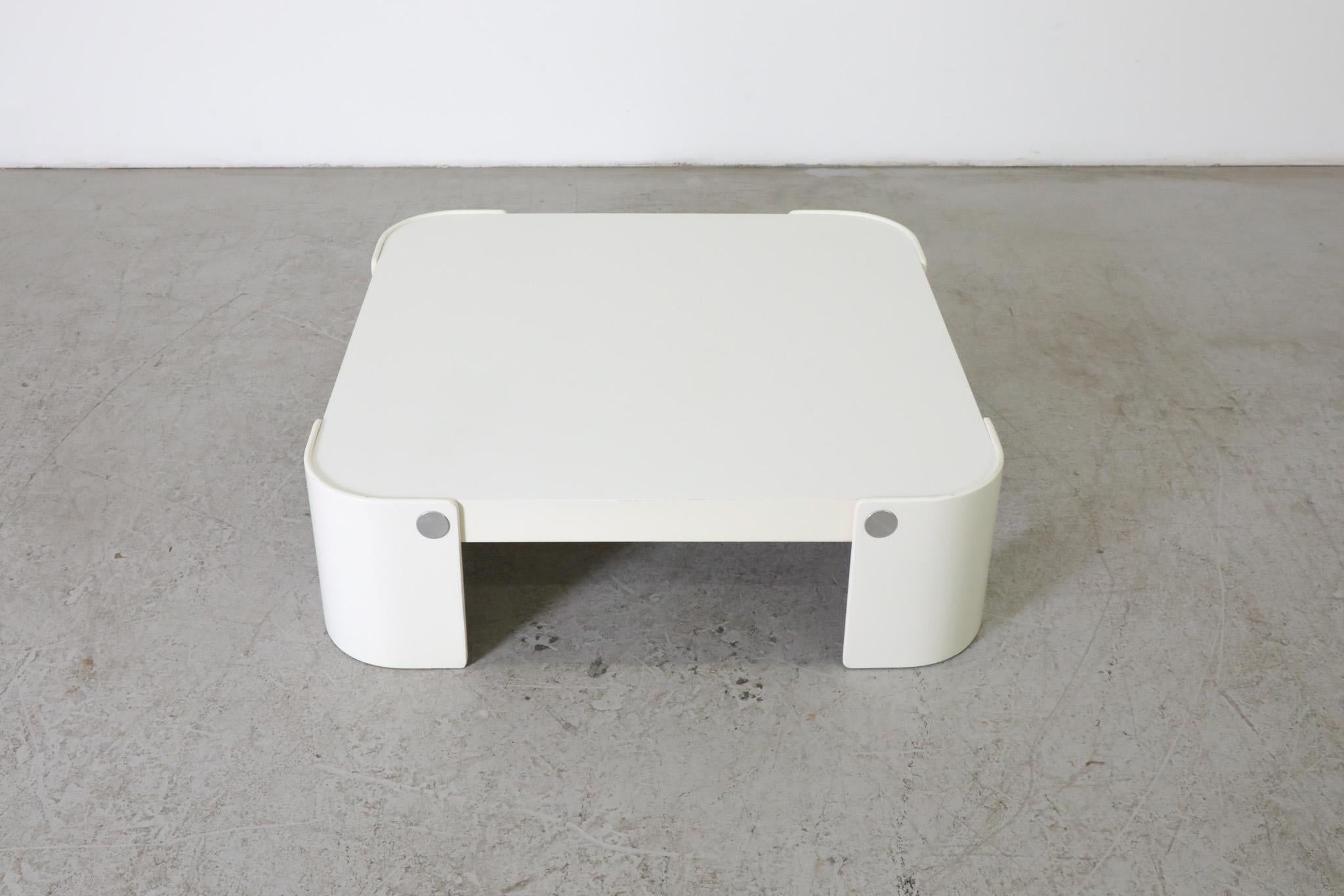 Peter Maly Trinum White Curved Laminate & Chrome Coffee Table by COR, 1970 In Good Condition For Sale In Los Angeles, CA