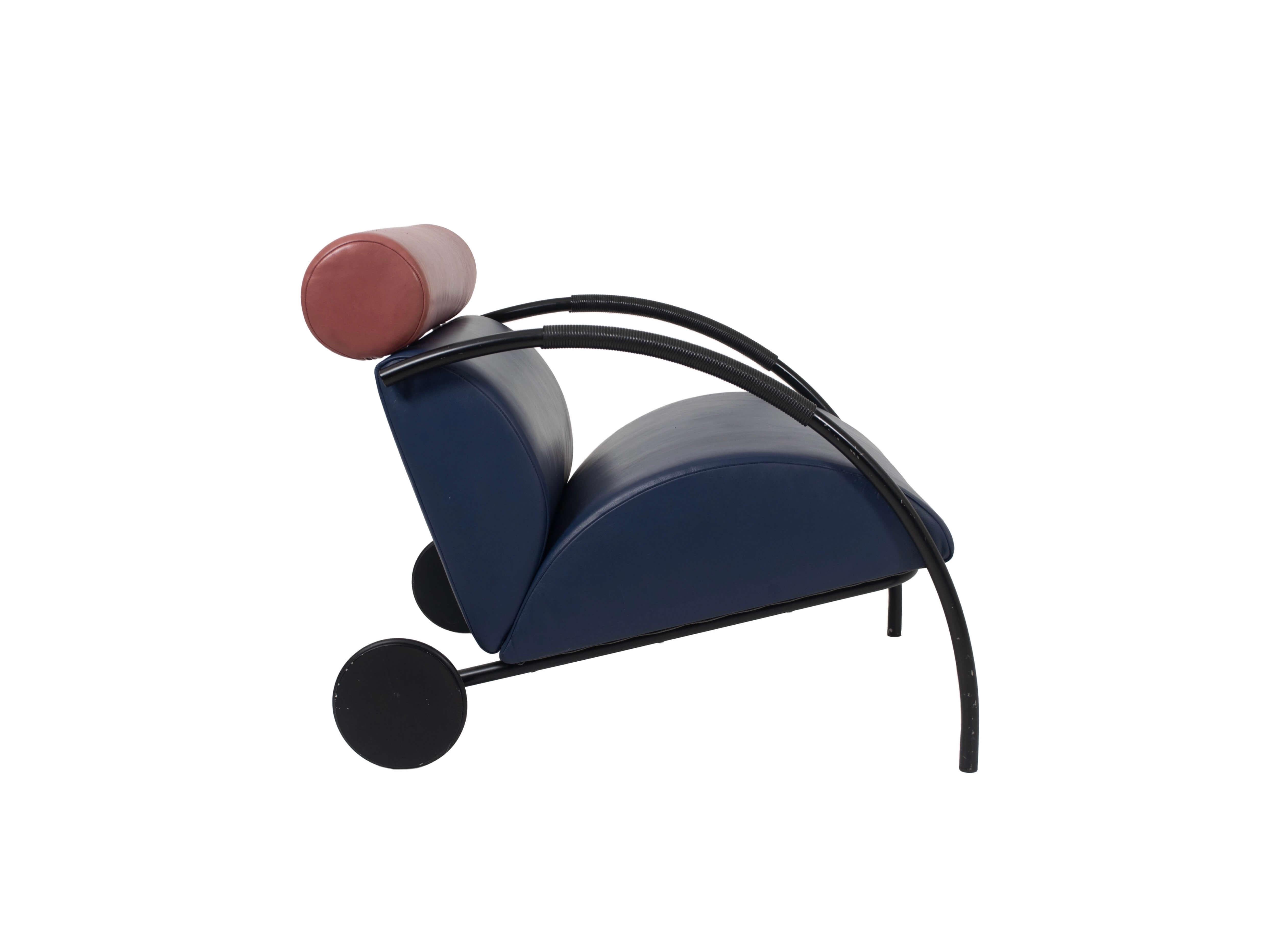 Postmodern Pop Art 'Zyklus Chair' by Peter Maly for Cor, Germany 1980s. This leather lounge chair has a great design and is very comfortable. The base consists of a tube steel frame with armrests wrapped in black strings. The adjustable neck roll in