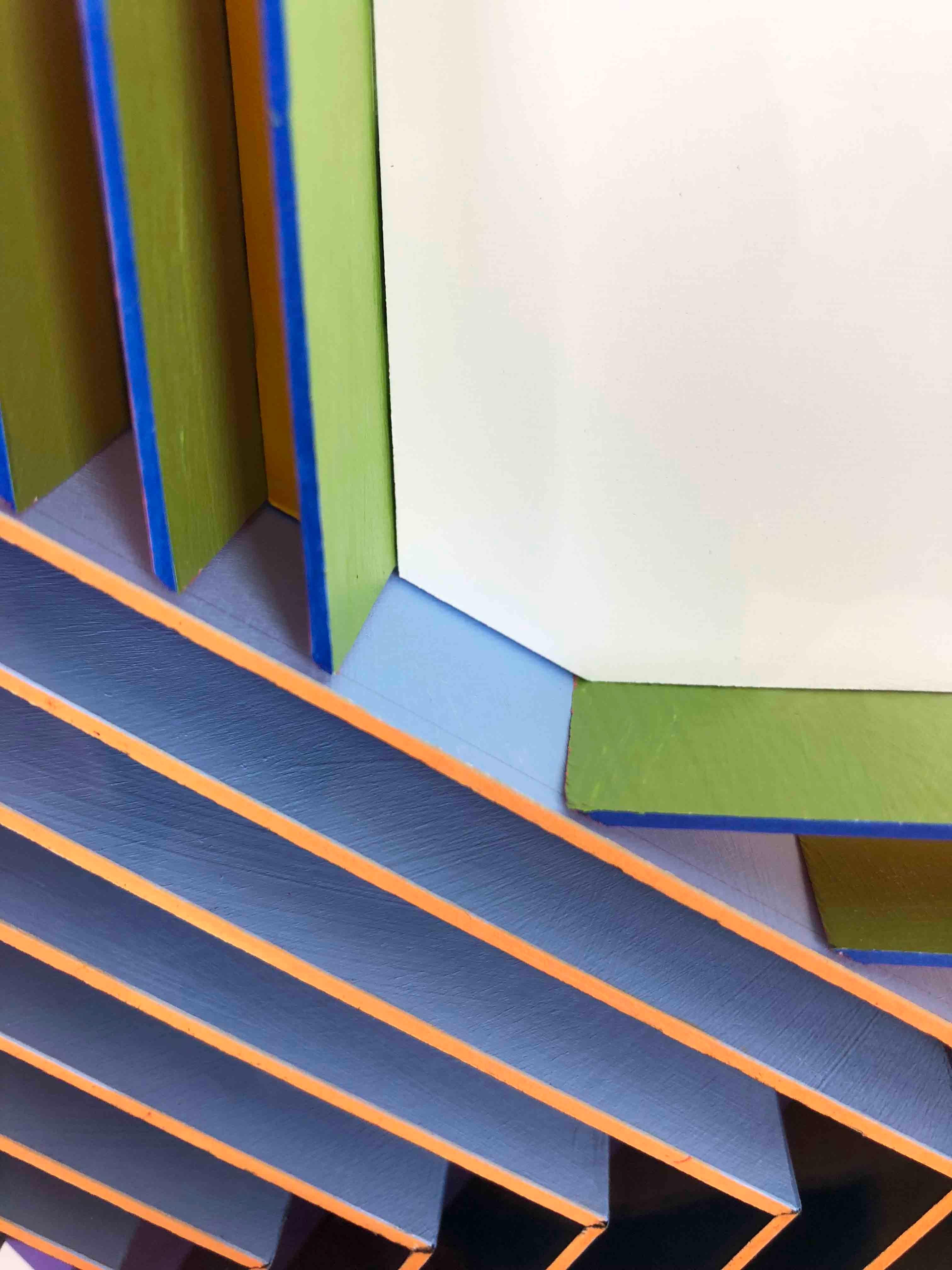 'Fold B' de Peter Monaghan, 63 x 63 cm, techniques mixtes, 2019. Signé par l'artiste au dos.

Peter Monaghan est né en Irlande en 1955 et a étudié au National College of Art and Design au milieu des années 1970. Il a ensuite rejoint le cabinet de