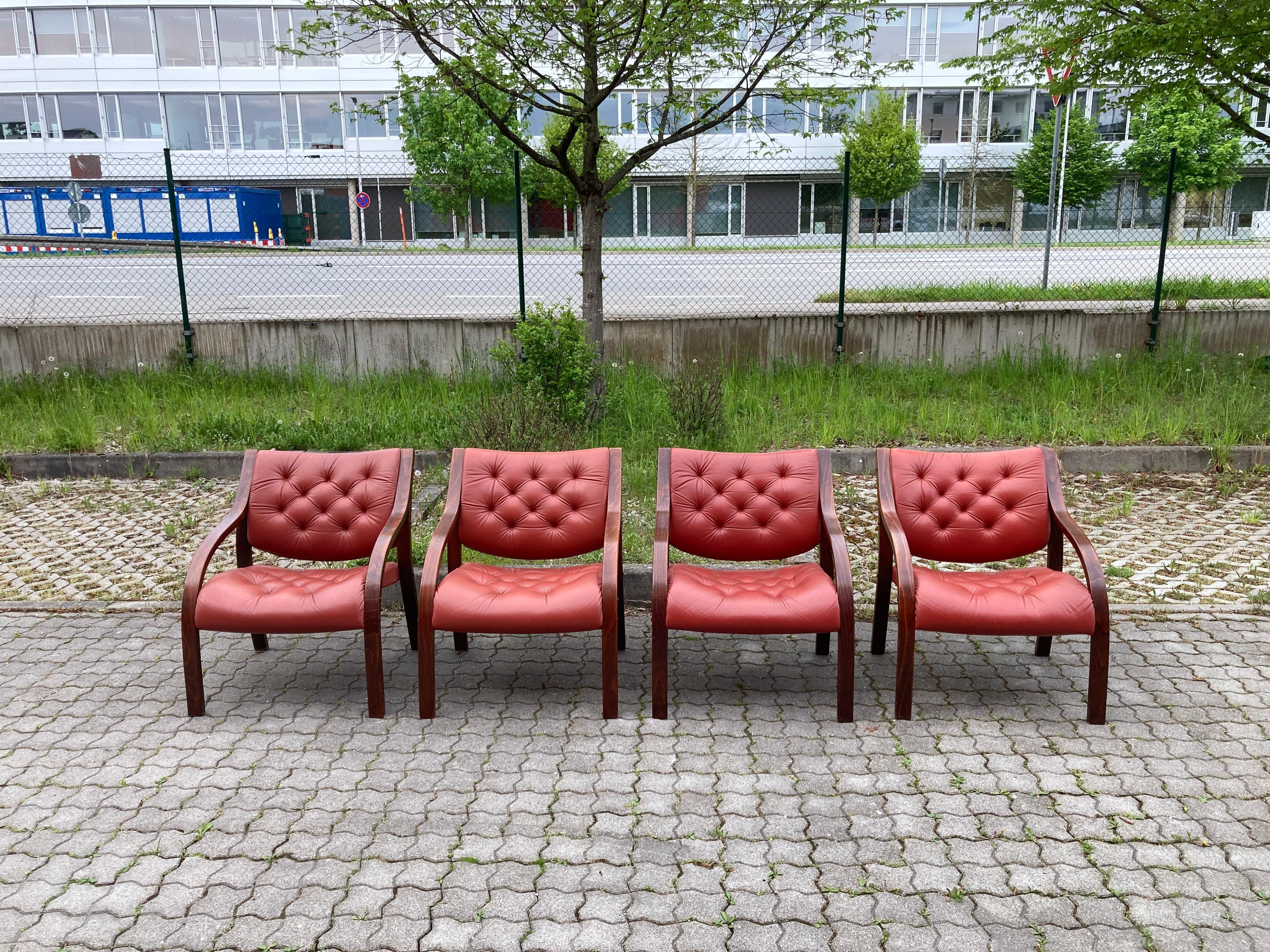 Mid-Century moderno Peter Opsvik Modell Polo Sedia da salotto in pelle Stokke Varier whine red Set of 4 in vendita