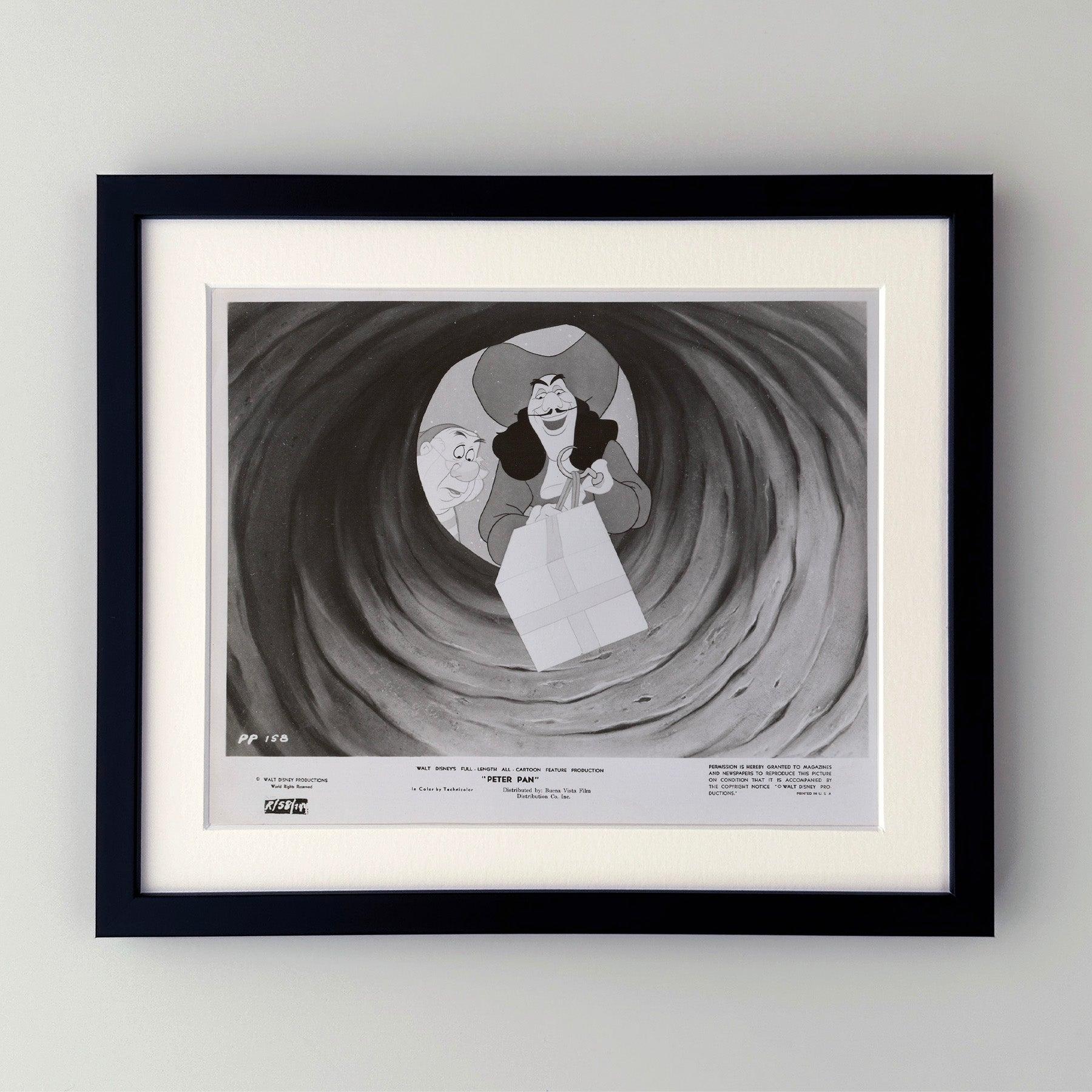 Original 8x10 Zoll Presse-Werbestill für Peter Pan (1953) mit Bobby Driscoll, Kathryn Beaumont und Hans Conried in den Hauptrollen und unter der Regie von Clyde Geronimi, Wilfred Jackson und Hamilton Luske.

Werbefotos (Film/Produktion) wurden