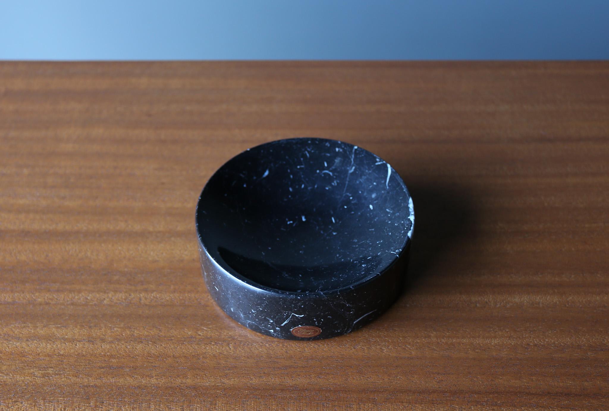 Mid-Century Modern Peter Pepper Products Black Marble Bowl, California, c.1975 For Sale