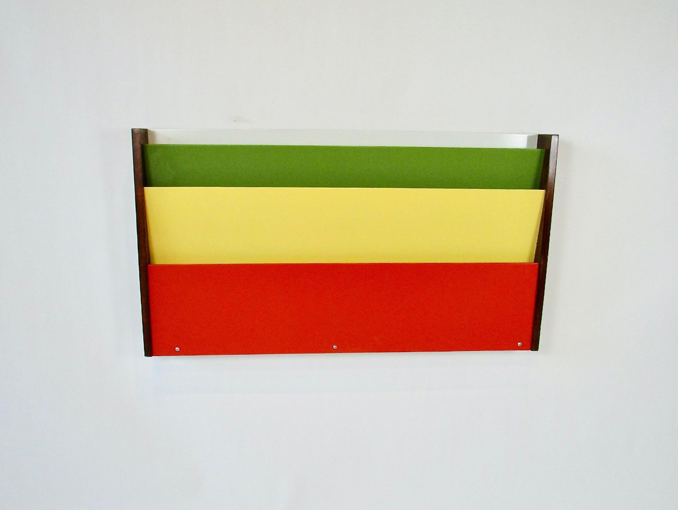 Mid-Century Modern Peter Pepper Products of California wall hanging magazine display rack For Sale