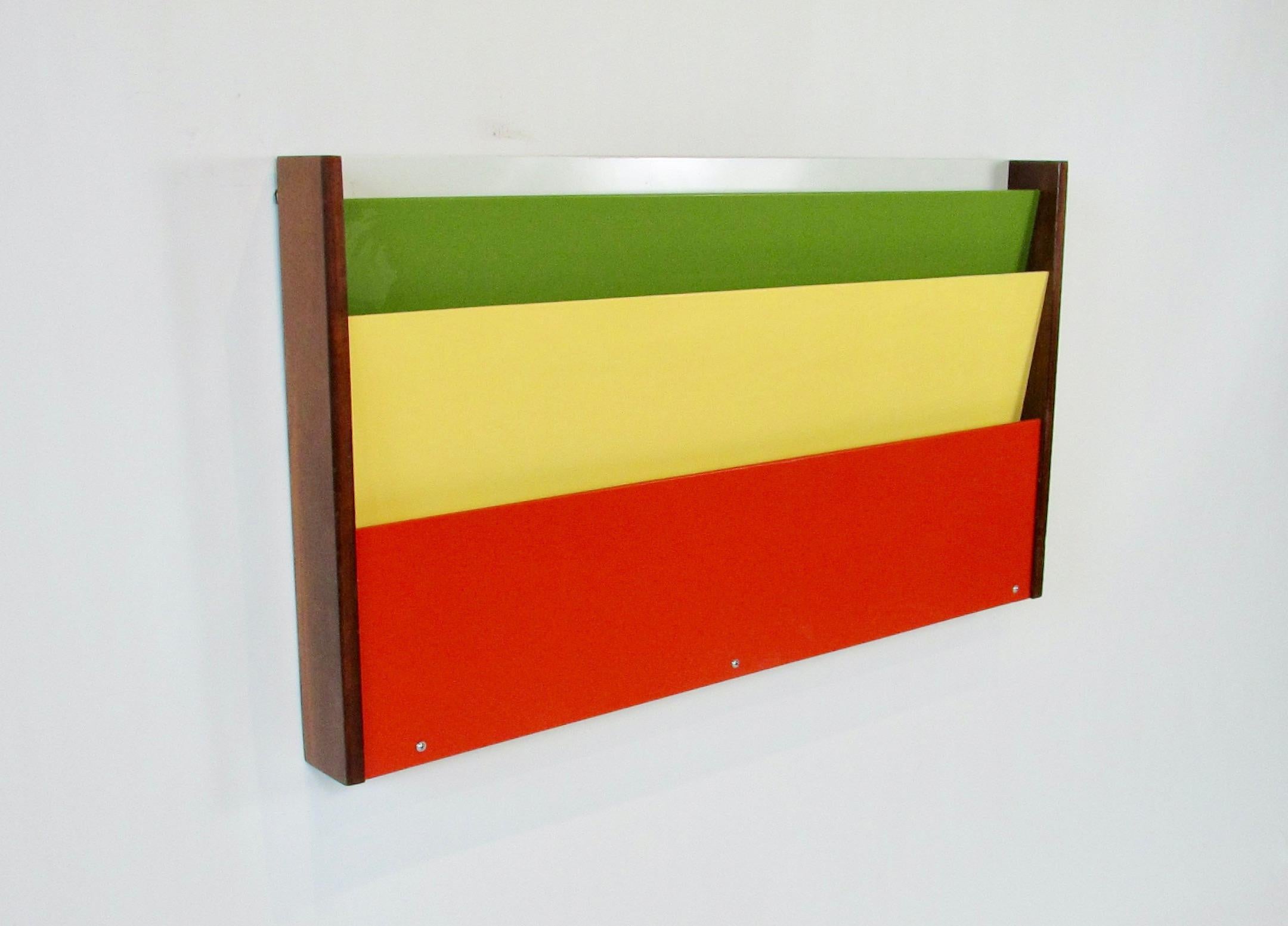 American Peter Pepper Products of California wall hanging magazine display rack For Sale