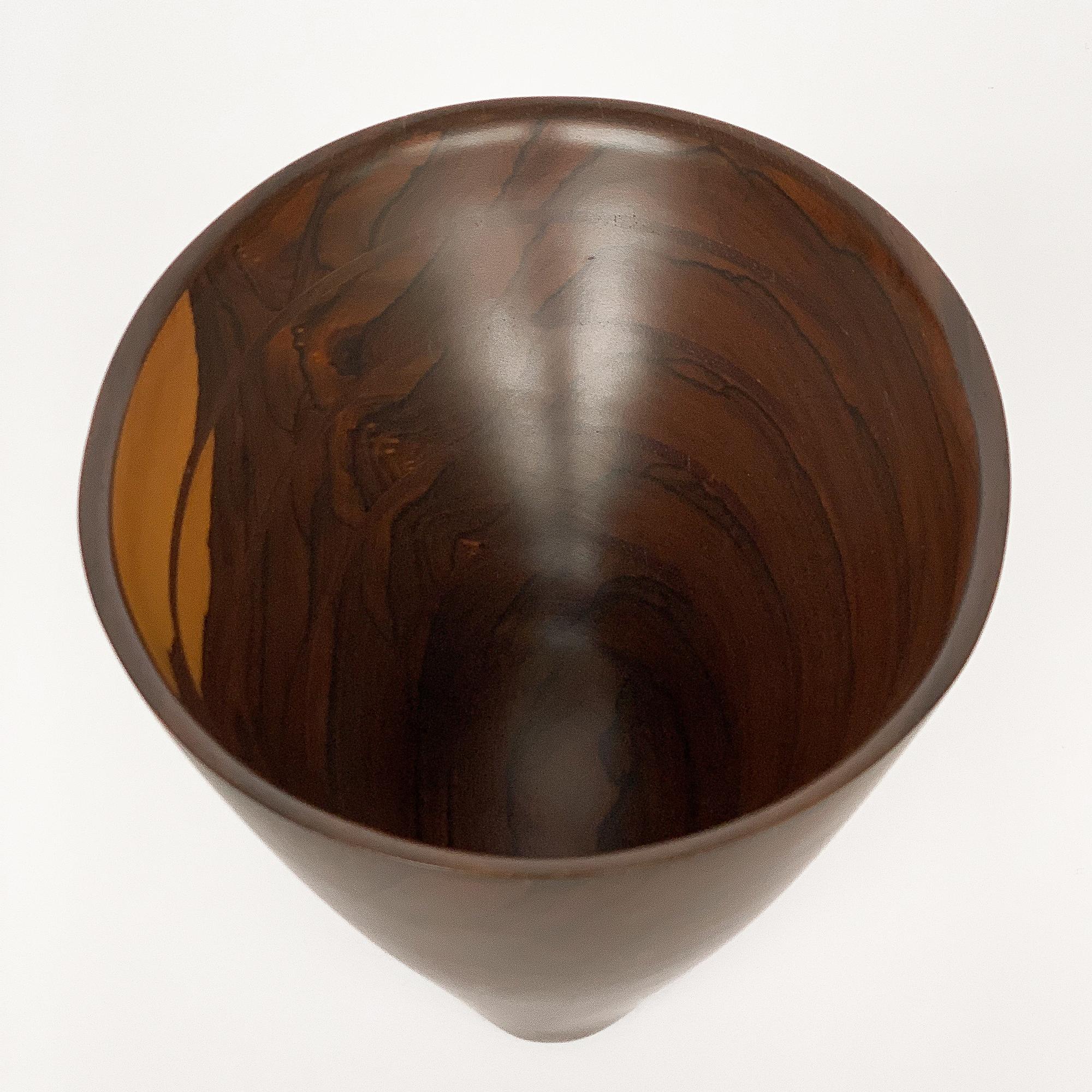 Peter Petrochko Carved Padauk and Ziricote Wood Bowl In Excellent Condition In Chicago, IL