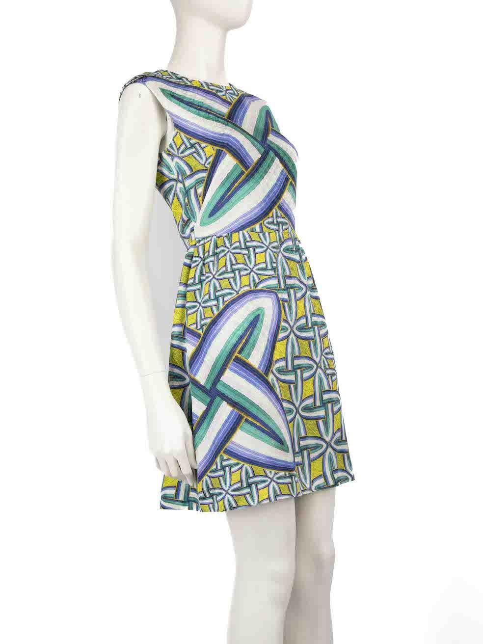 CONDIZIONE: molto buona. Questo abito usato di Peter Pilotto non presenta alcun segno di usura visibile.
 
 
 
 Dettagli
 
 
 Multicolore: blu, verde, giallo
 
 Seta
 
 Abito
 
 Modello astratto
 
 Senza maniche
 
 Collo rotondo
 
 Chiusura con zip
