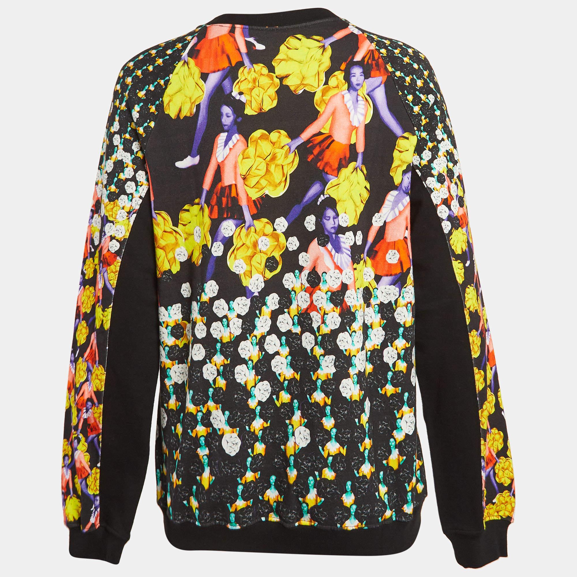 Whether you want to go out on casual outings with friends or just want to lounge around this sweatshirt is a versatile piece and can be styled in many ways. It has been made using high grade materials and the creation will go well with basic denim