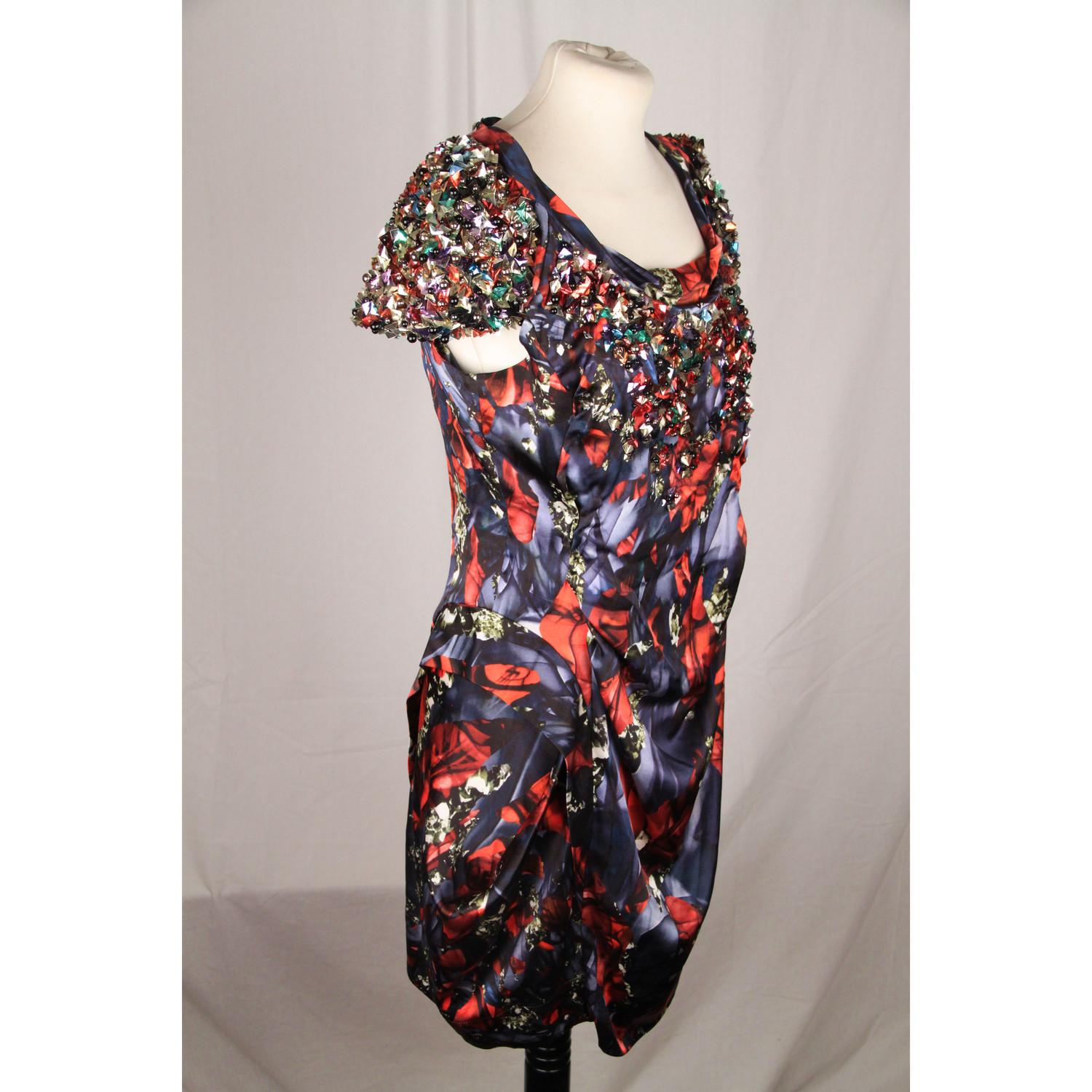 Peter Pilotto Blue and Red Silk Embellished Mini Dress Size 10 In Excellent Condition In Rome, Rome