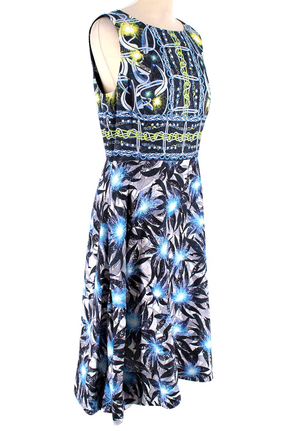 Peter Pilotto Leaf-print Silk-Blend Dress

- Blue leaf pattern all over 
- Cut out details 
- Back zip fastening  
- Sleeveless 
- Soft, lightweight fabric
Measurements are taken laying flat, seam to seam. 

Length - 106cm
Chest - 40cm
