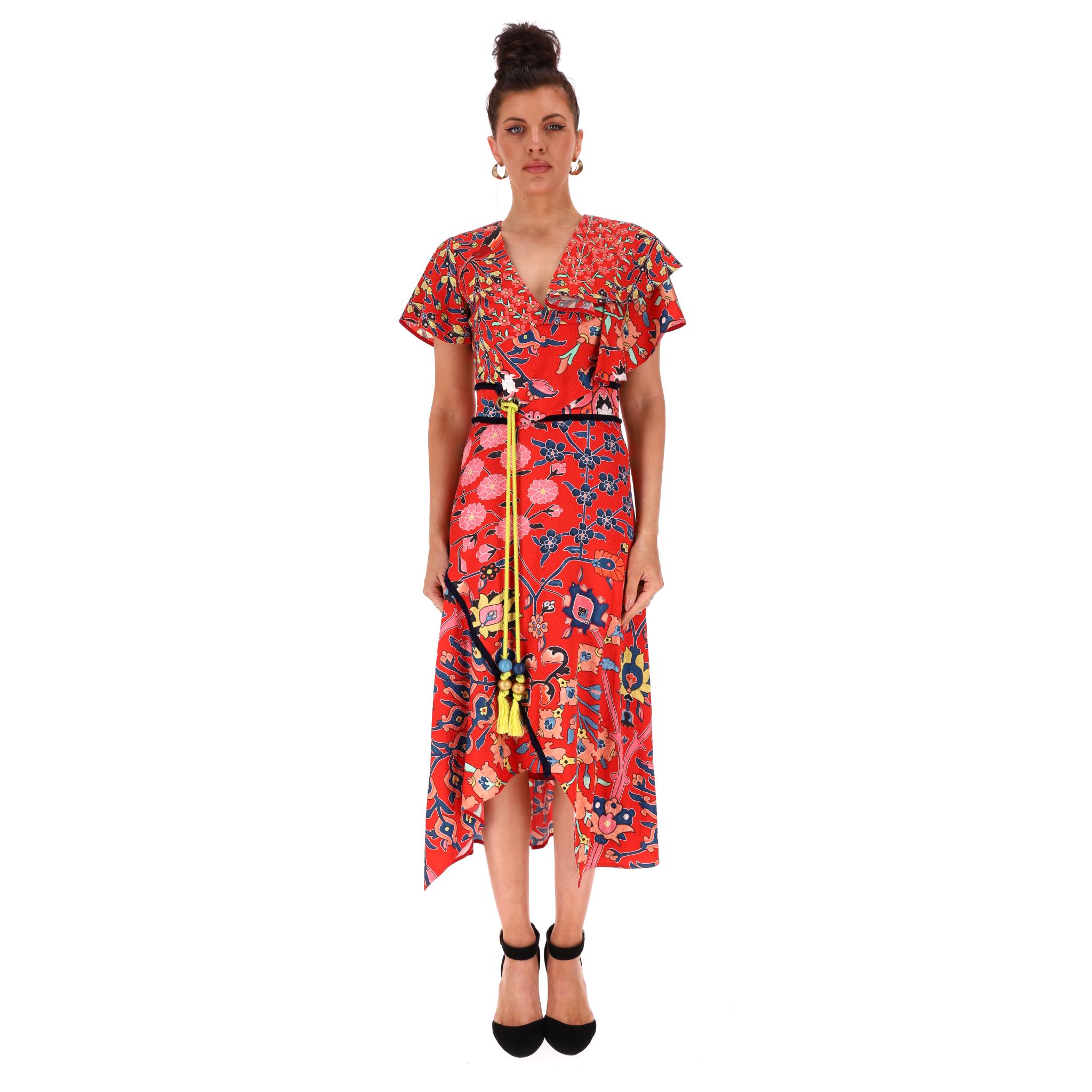 Peter Pilotto - Robe en soie enveloppante à volants

Robe rouge en soie à motifs floraux multicolores.

Design/One V.I.Ine, manches courtes et jupe midi enveloppante.

Il est agrémenté d'un pompon doré contrastant avec des perles