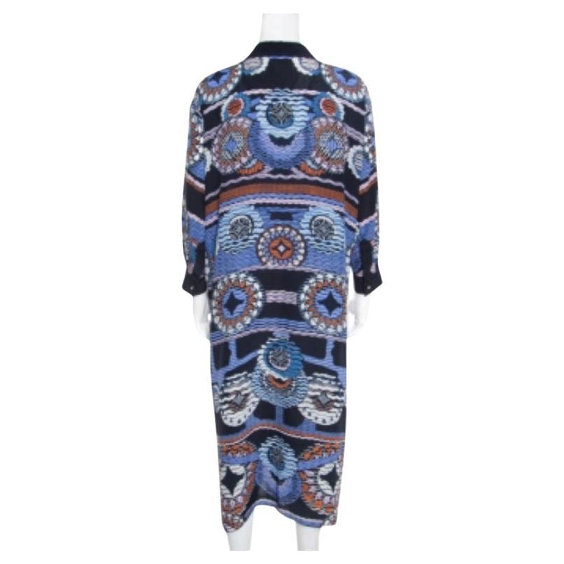 Un eccellente equilibrio tra comfort e stile, questo abito è un punto fermo dell'armadio. Questo abito della collezione Resort 2016 di Peter Pilotto, disegnato in stile caftano, è perfetto per i look da sera. Abbina questo capo in seta con stampa