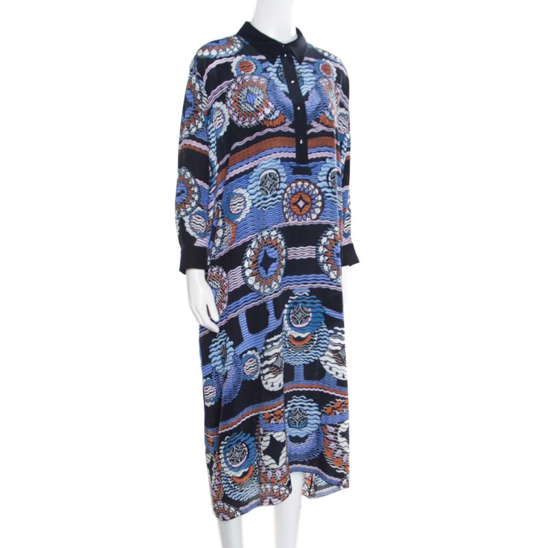 Un excellent équilibre entre le confort et le style, cette robe est un élément de base de la garde-robe. De la maison Peter Pilotto issue de la collection Resort 2016, cette robe, conçue dans un style caftan, est parfaite pour les looks de soirée.