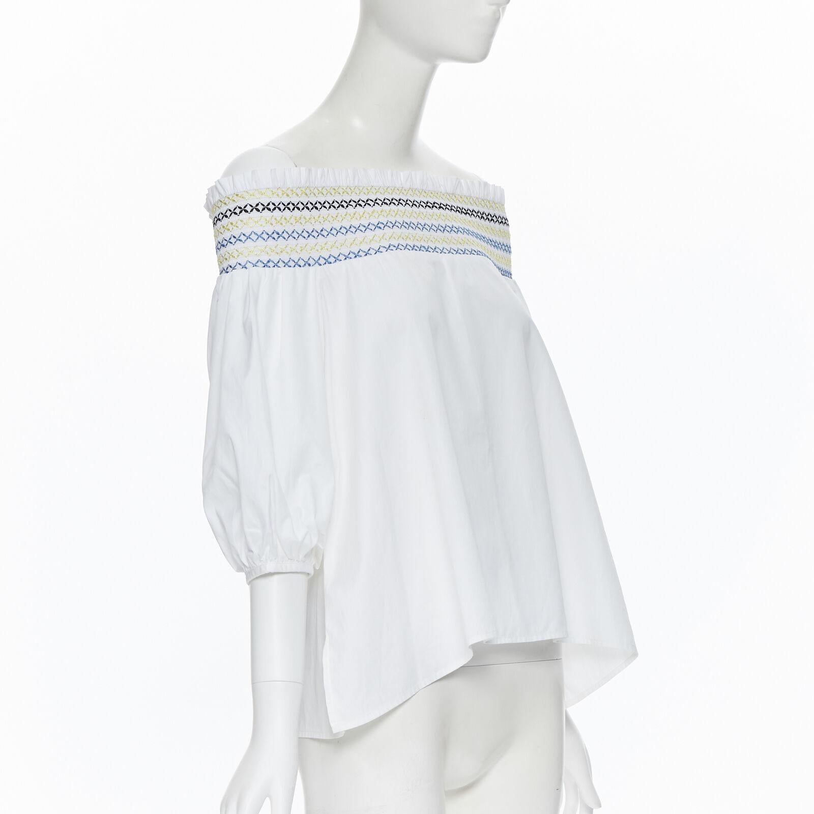 Gris PETER PILOTTO top à manches bouffantes en coton blanc avec broderie ethnique UK6 en vente