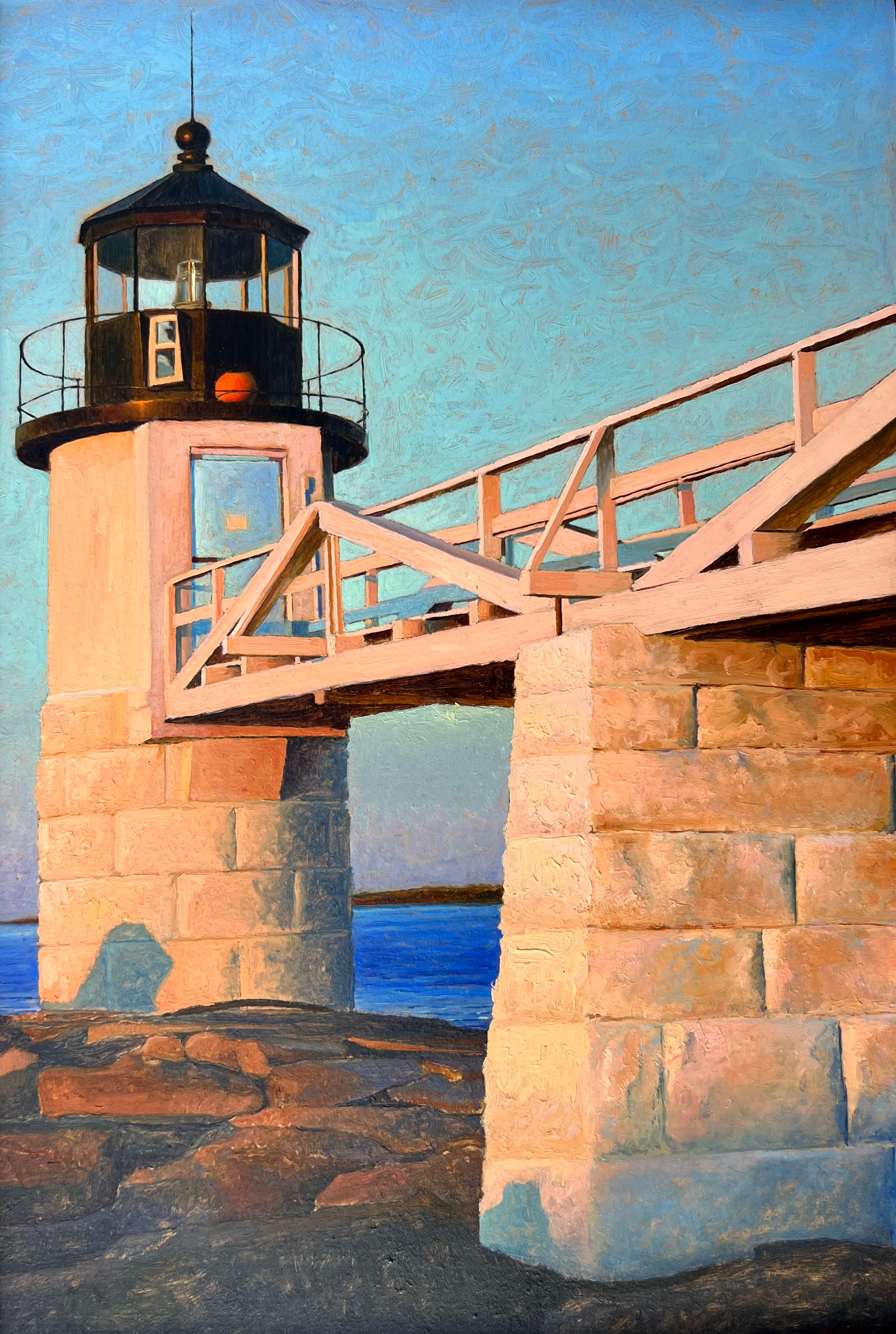 Un dipinto luminoso con un faro all'alba o al tramonto di Peter Poskas. Olio su tavola firmato in basso a destra. Le dimensioni includono il telaio.  Peter Poskas, importante paesaggista americano del XXI secolo, dipinge il New England da più di