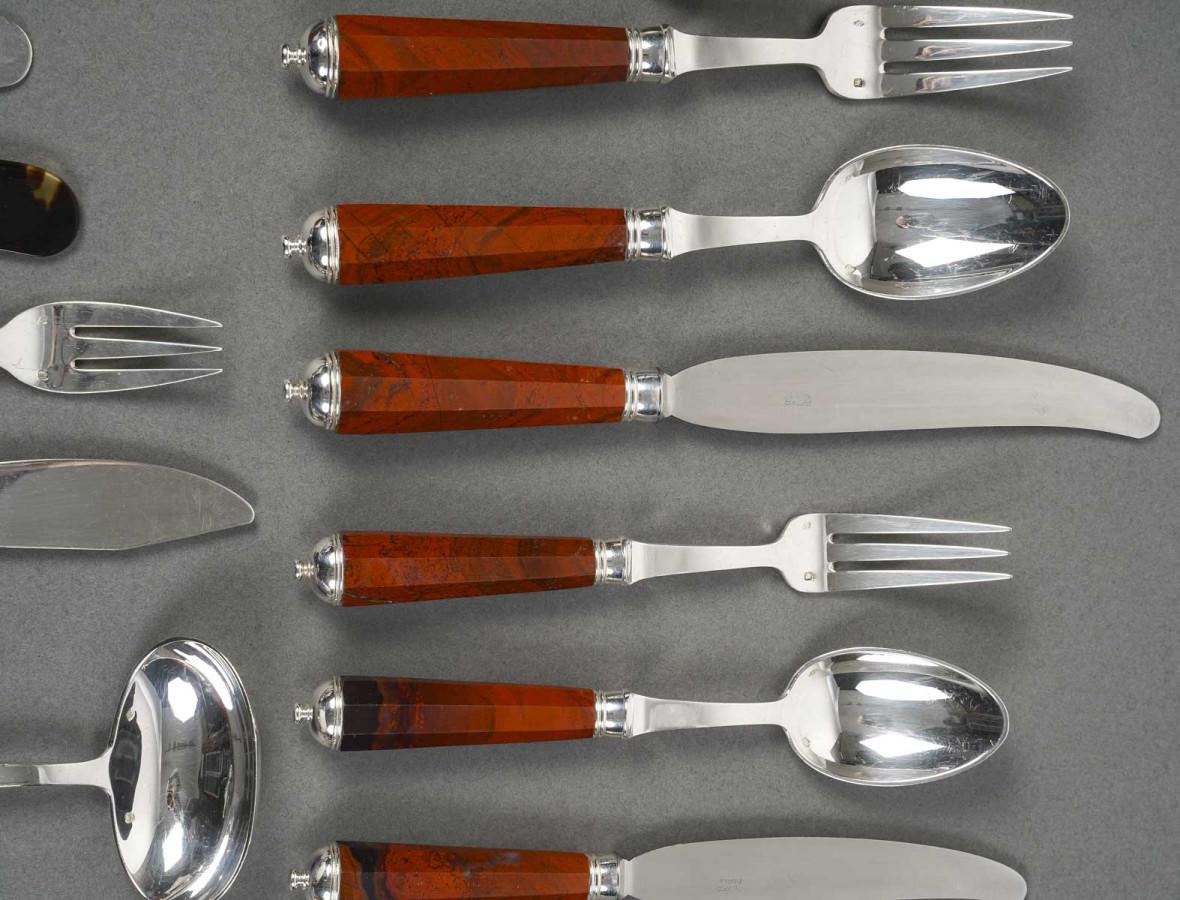 PETER & RAVINET D’ENFERT - 101 Piece solid SILVER CUTLERY SET & BLOODJASPER HAND 11