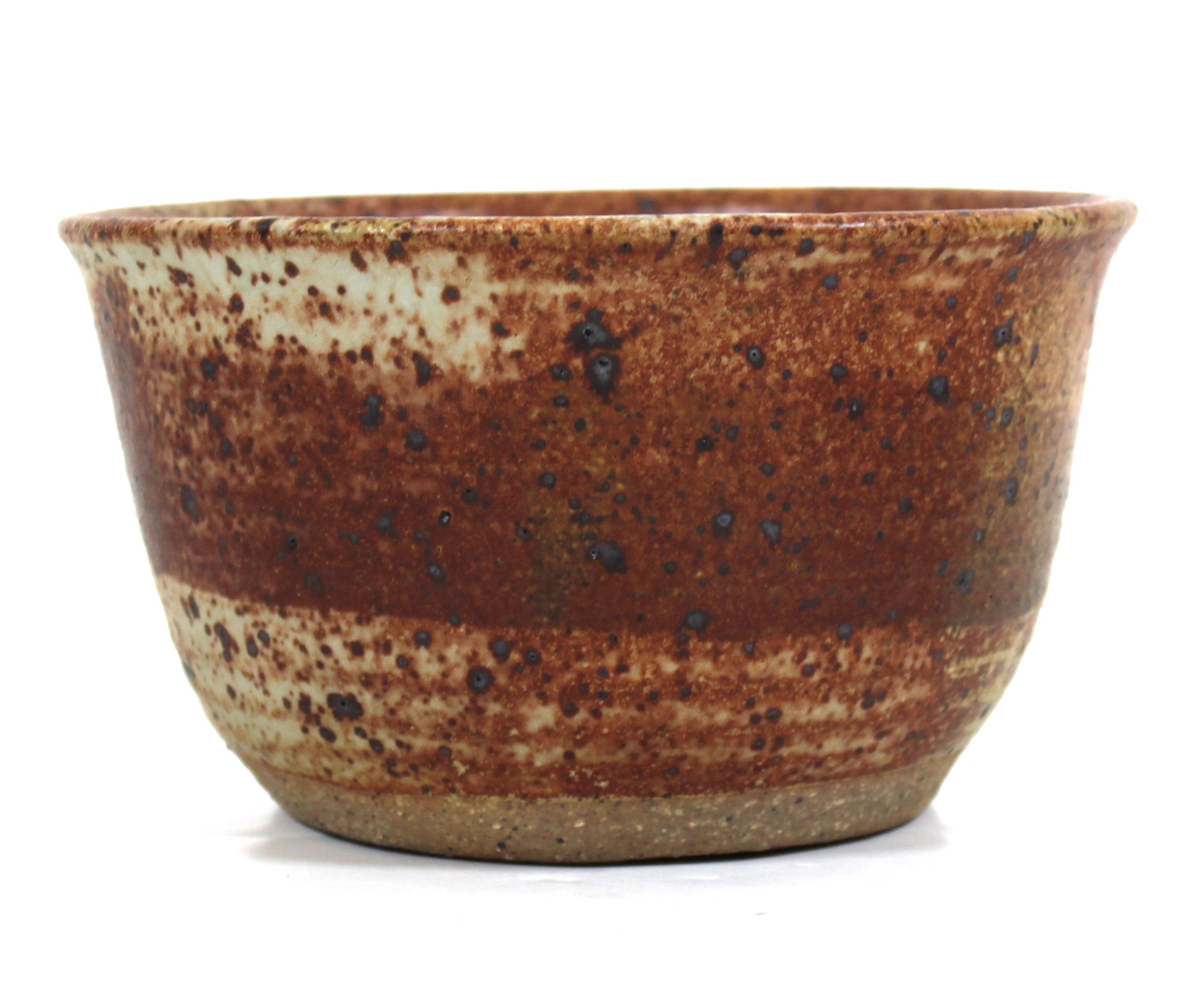 Peter Sabin Mid-Century Modern style art Studio Pottery glazed ceramic bowl, signed on the bottom.