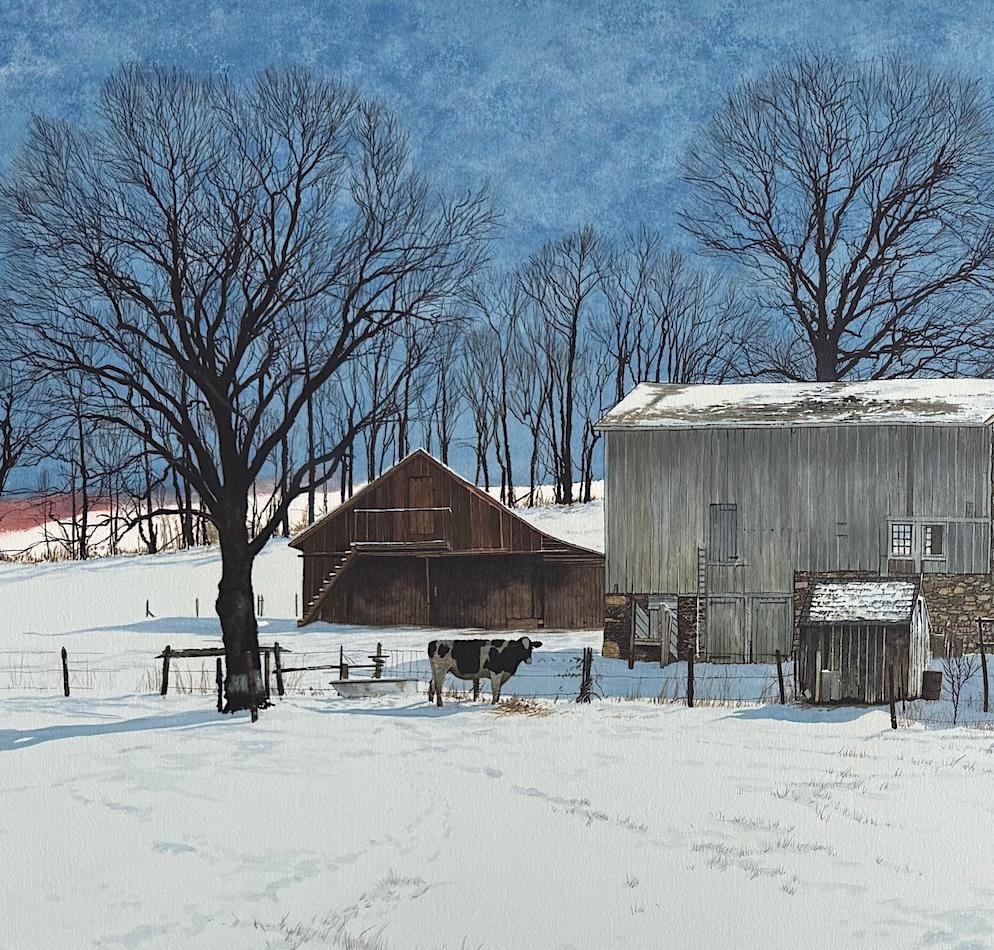DOMINO Litografía firmada, Paisaje del condado de Bucks, Granja histórica de piedra, Vaca - Landscape Print Gris de Peter Sculthorpe