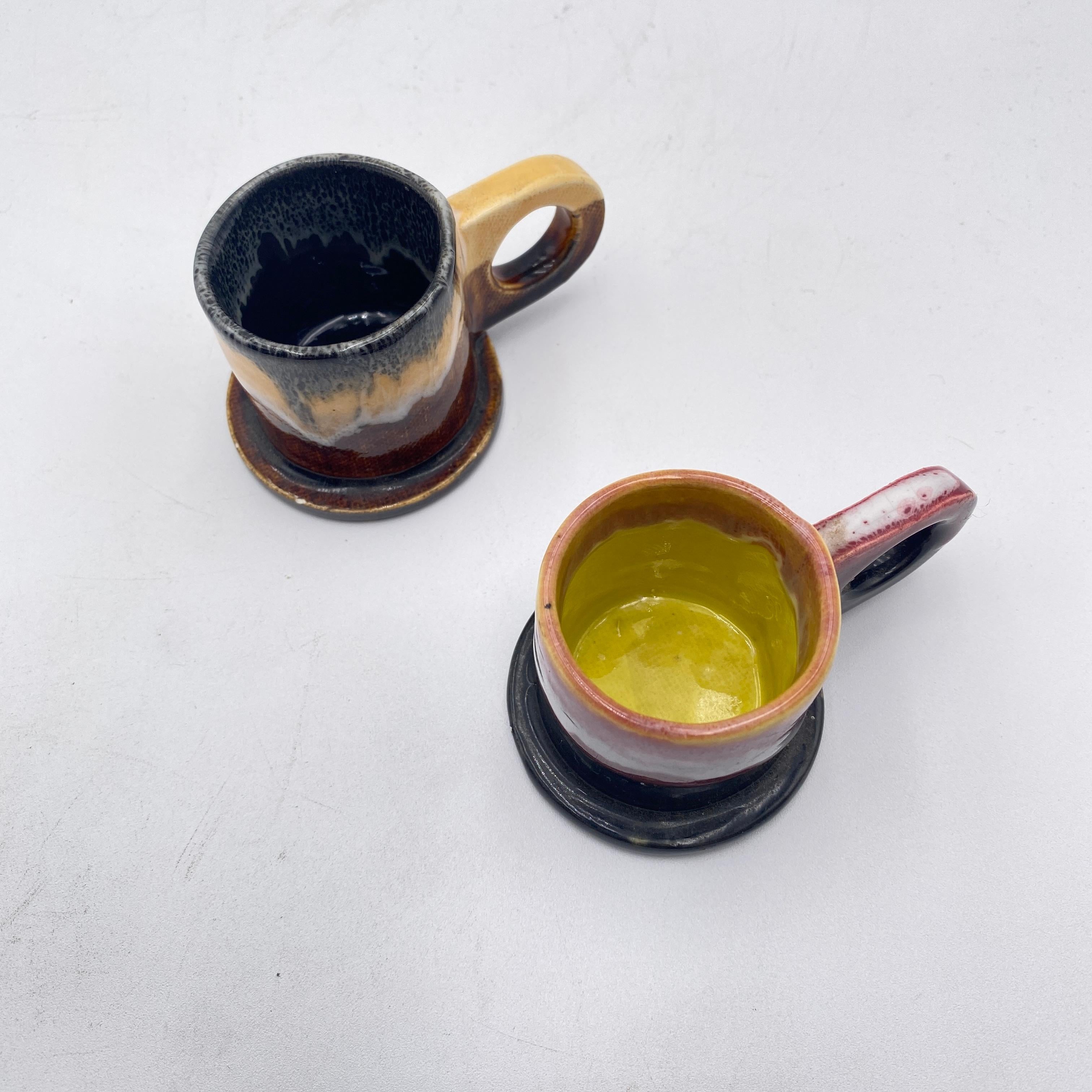 Peter Shire Pair of Memphis Milano Ceramic Espresso Mugs For Sale 3