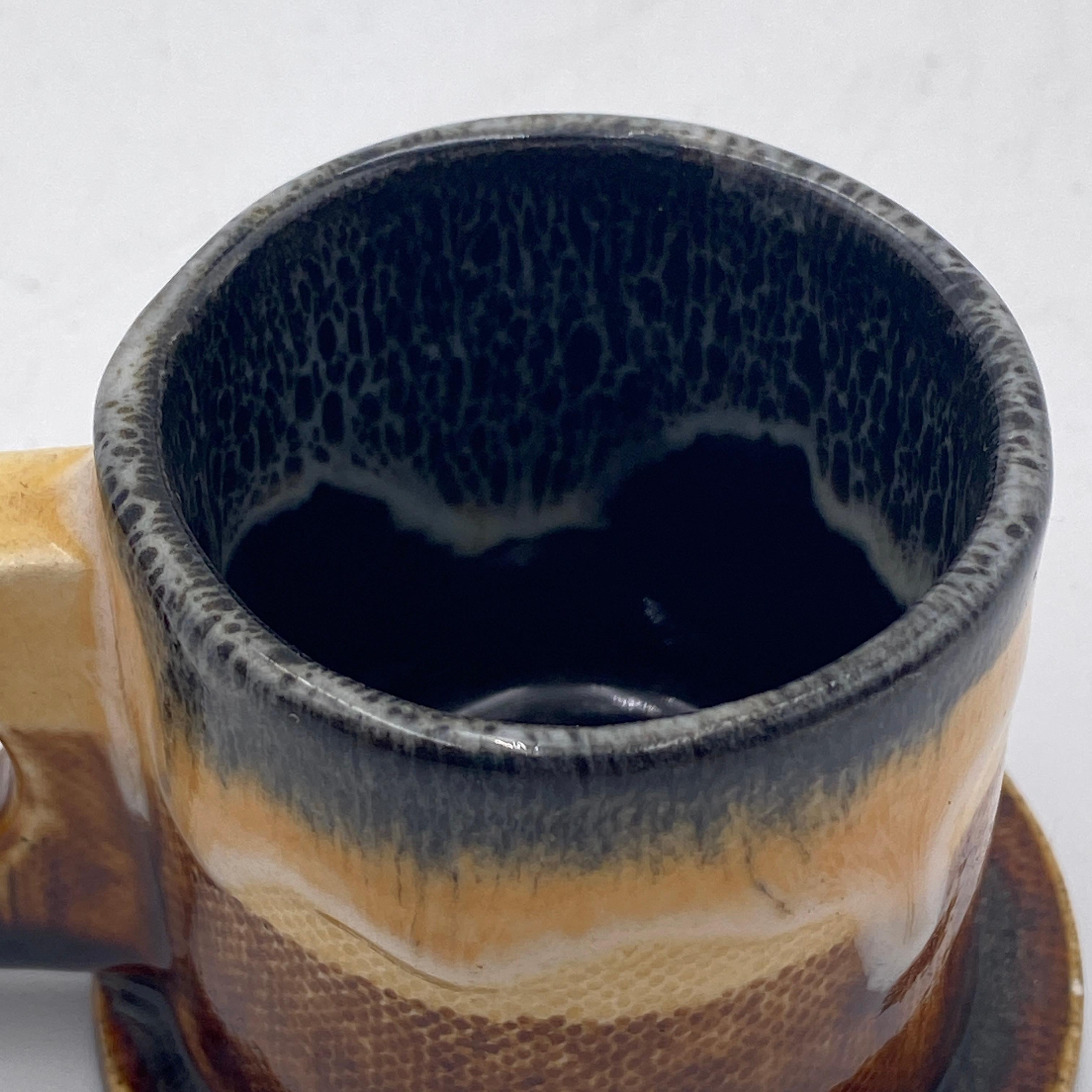 Peter Shire Pair of Memphis Milano Ceramic Espresso Mugs For Sale 1