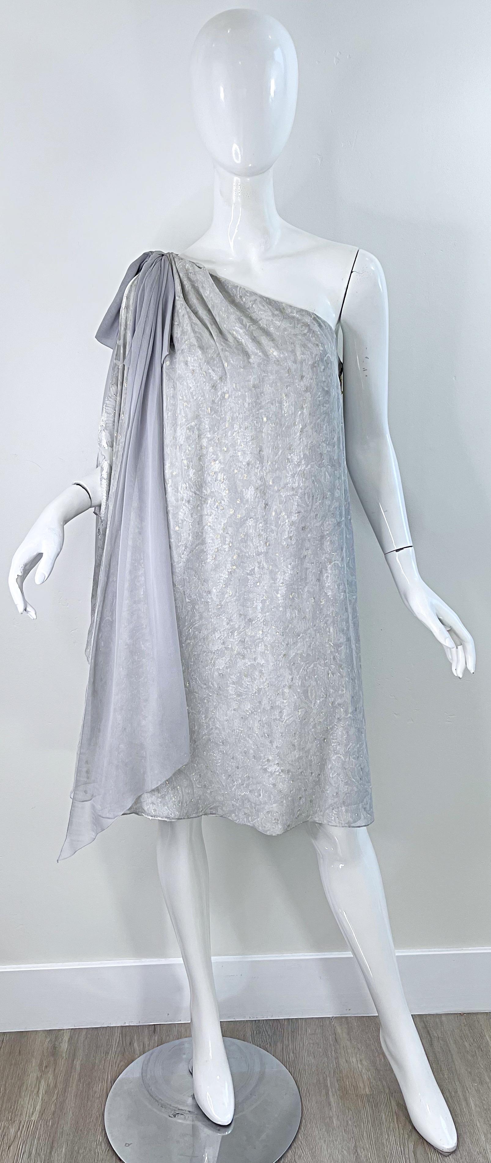 Peter Som Resort 2009 Silver Gold Grey Size 4 6 One Shoulder Silk Metallic Dress In Excellent Condition For Sale In San Diego, CA
