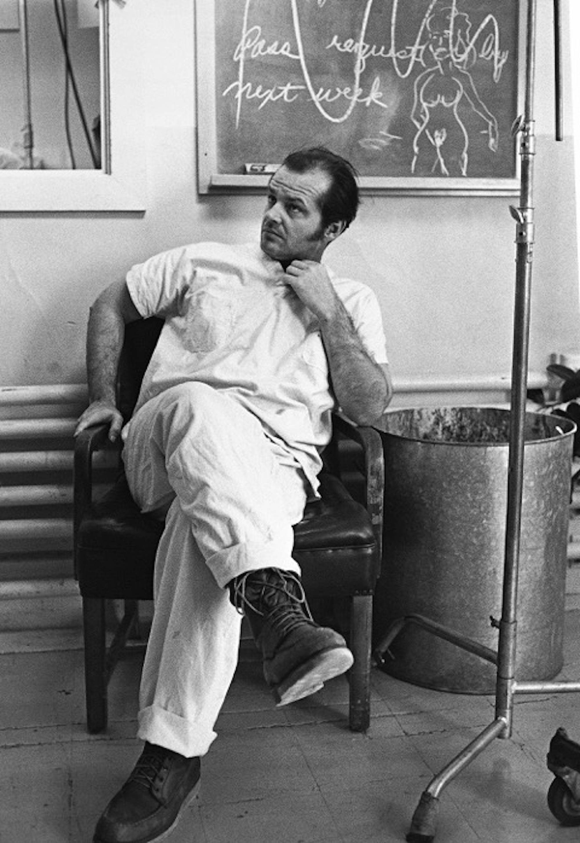 Black and White Photograph Peter Sorel - Jack Nicholson, 1974 dans Vol au-dessus d'un nid de coucou