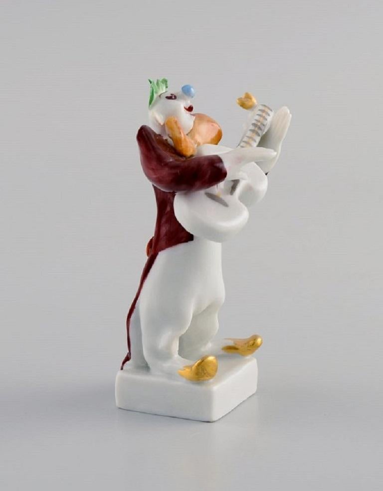 Dipinto a mano Peter Strang per Meissen, Figura in porcellana dipinta a mano, Bassista in vendita