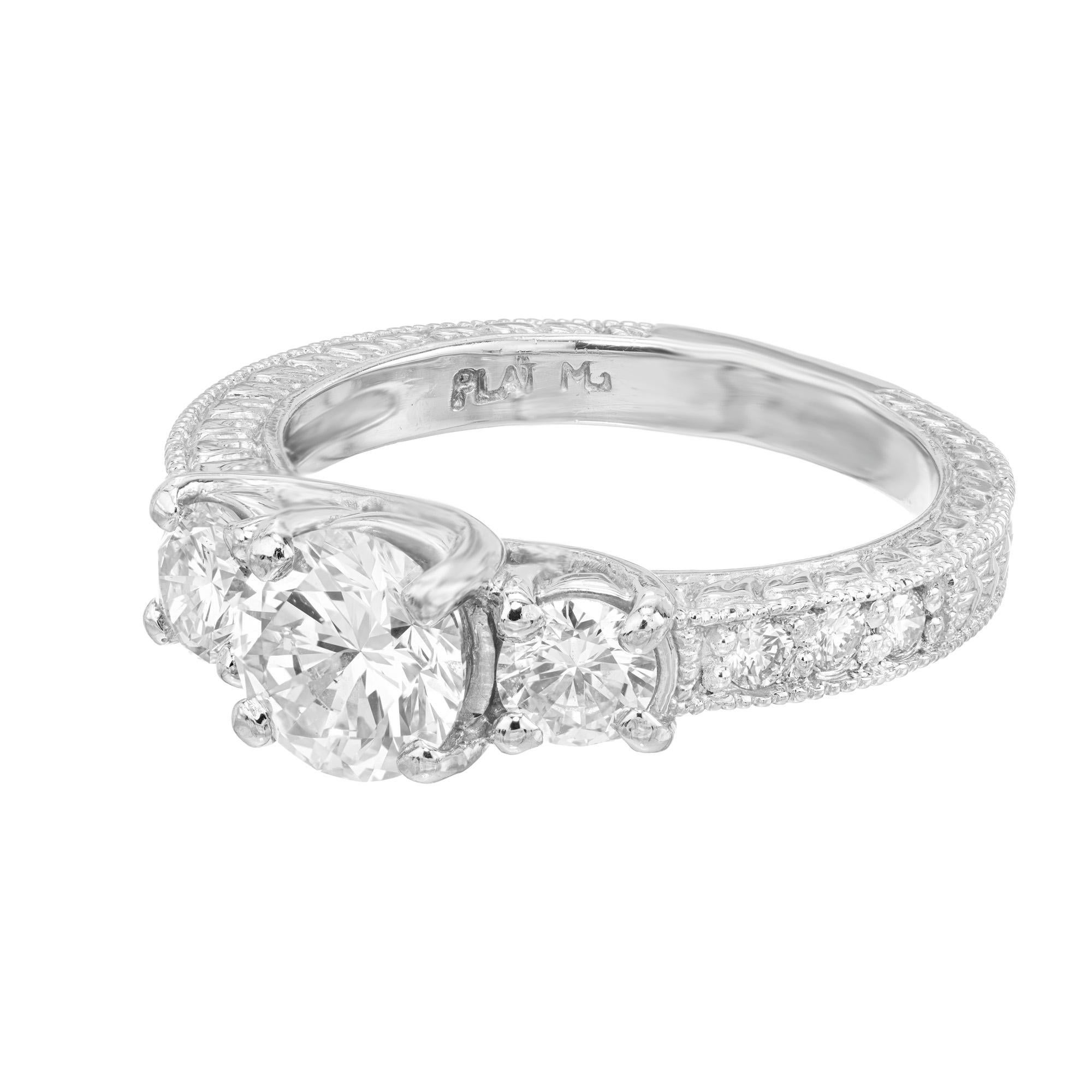 Taille ronde Peter Suchy Bague de fiançailles à trois pierres en platine avec diamants ronds de 1,00 carat en vente