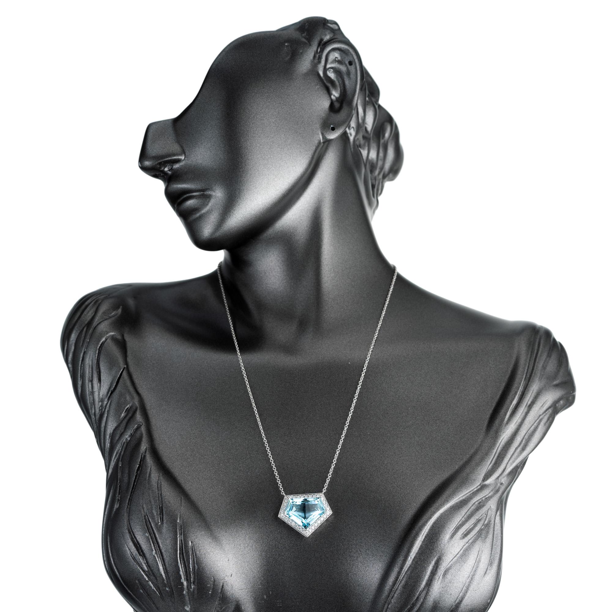 Peter Suchy 10.04 Carat Aquamarine Diamond Halo White Gold Pendant Necklace For Sale 1