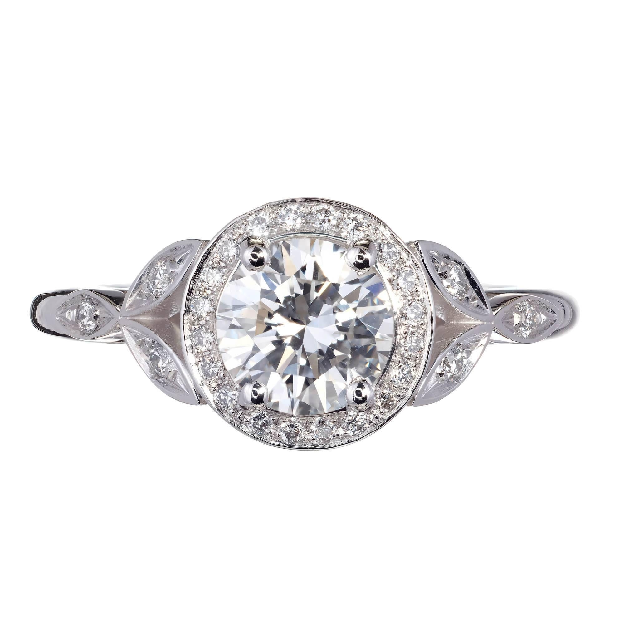 Bague de fiançailles en platine avec halo de diamants ronds de 1,01 carat de Peter Suchy