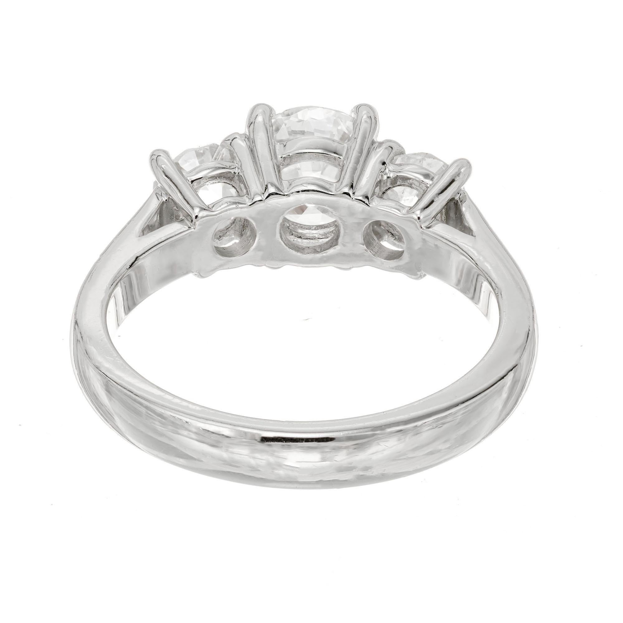 Women's Peter Suchy 1.01 Carat Three-Stone Diamond Platinum Engagement Ring For Sale